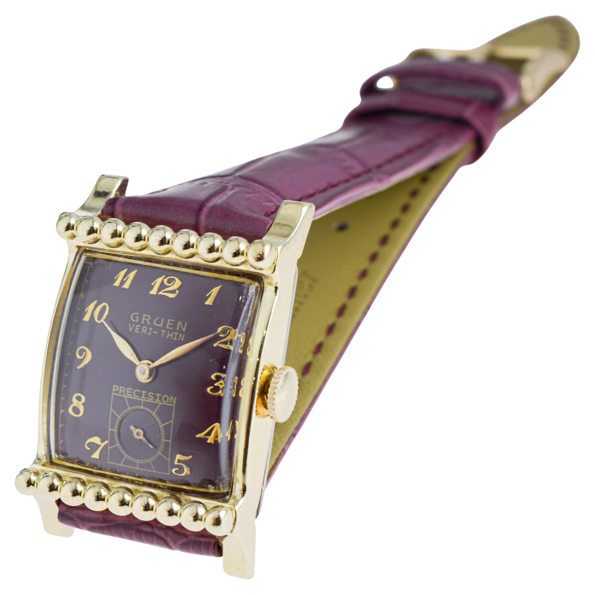 Gruen en or jaune Art Deco Veri Thin avec cadran personnalisé circa 1940's en vente 6