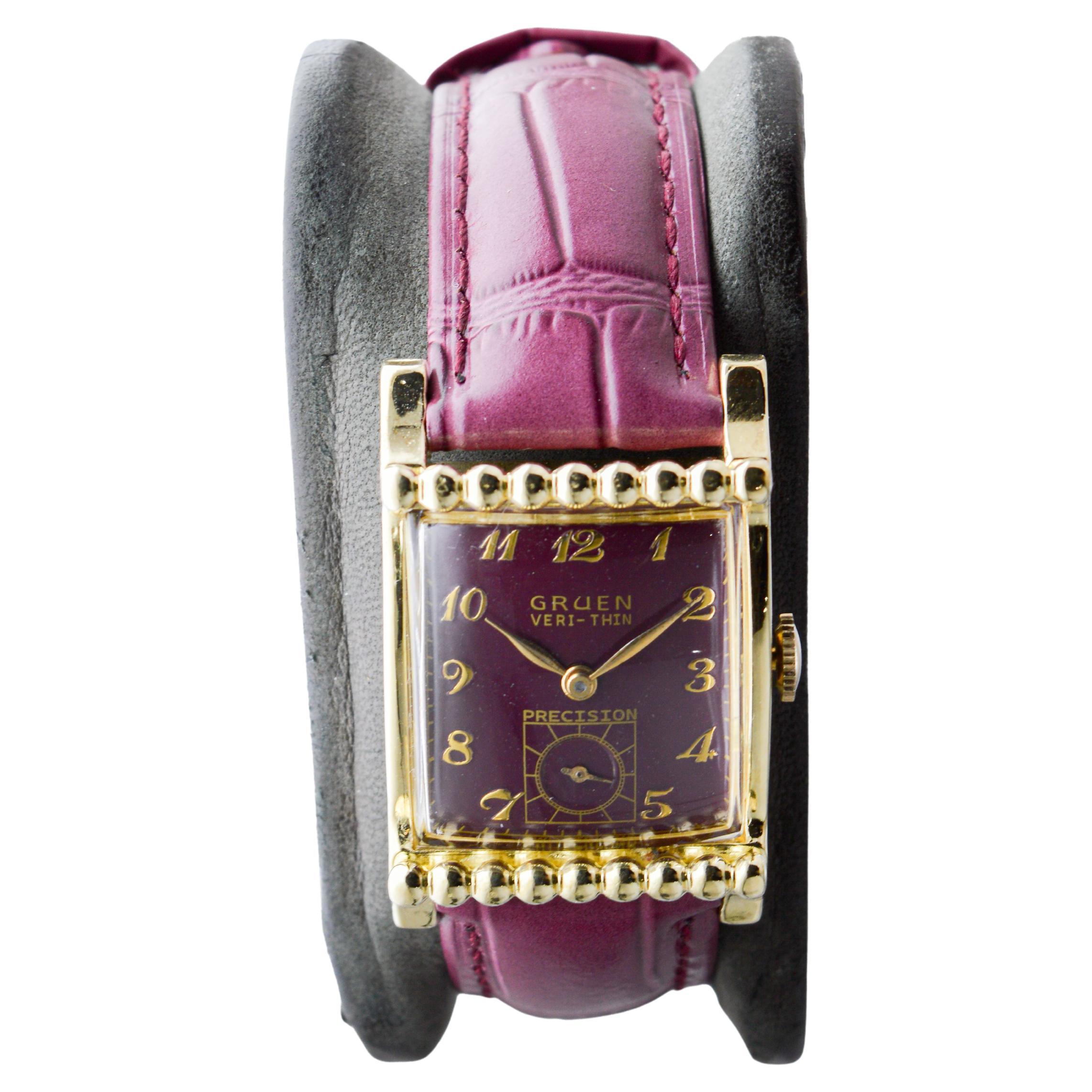 Gruen en or jaune Art Deco Veri Thin avec cadran personnalisé circa 1940's Unisexe en vente