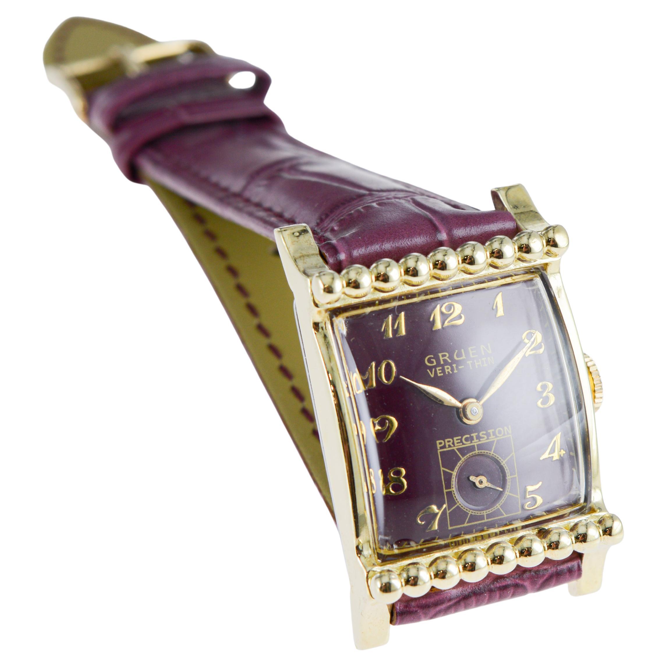 Gruen en or jaune Art Deco Veri Thin avec cadran personnalisé circa 1940's en vente 4