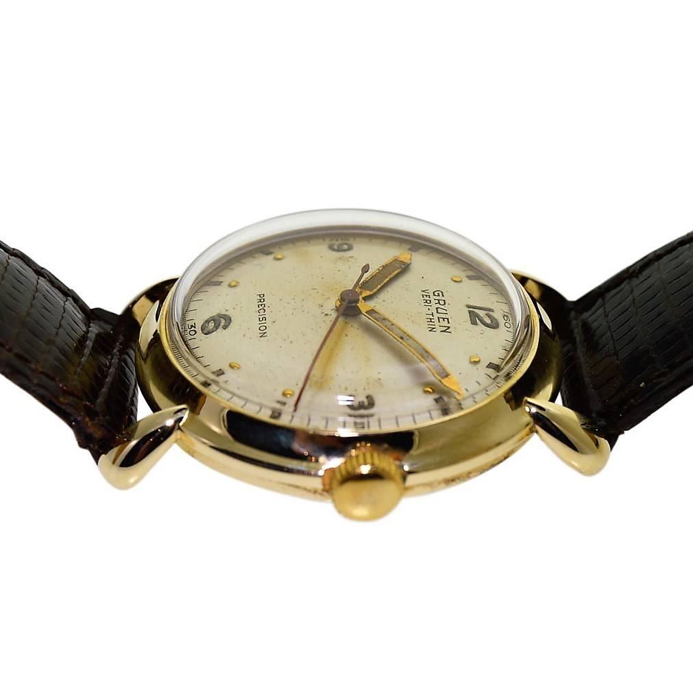 Gruen Yellow Gold Filled Original Dial Art Deco Manual Wristwatch, circa 1940s In Excellent Condition In Long Beach, CA