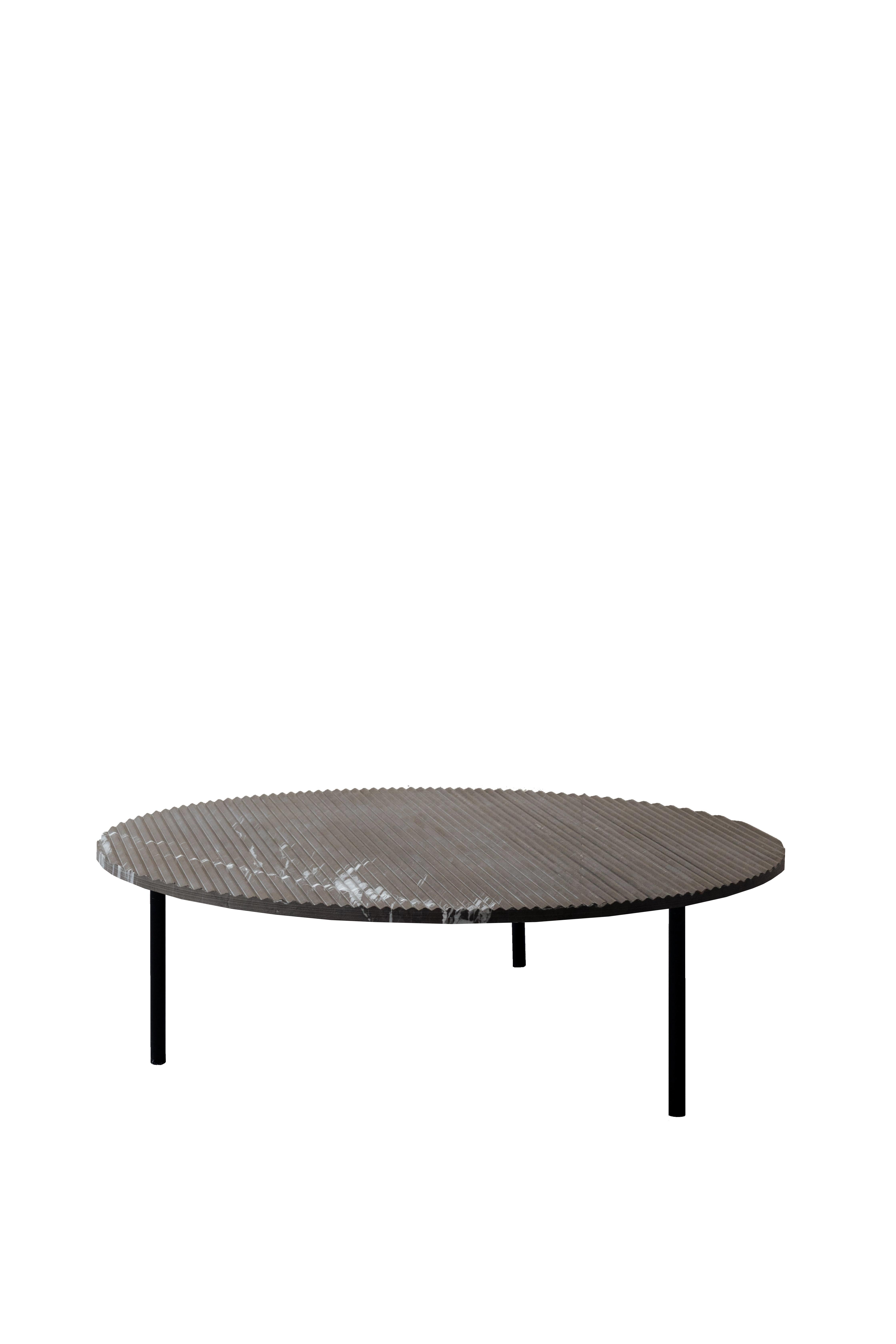 Gruff Grooved Coffe Table Large In New Condition For Sale In ŁÓDŹ, PL