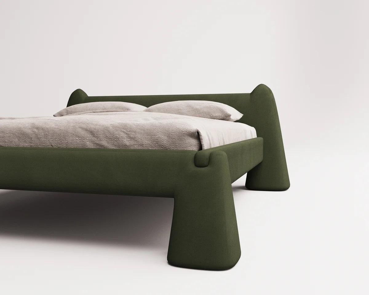 Ukrainian Grun’ Bed by Faina For Sale