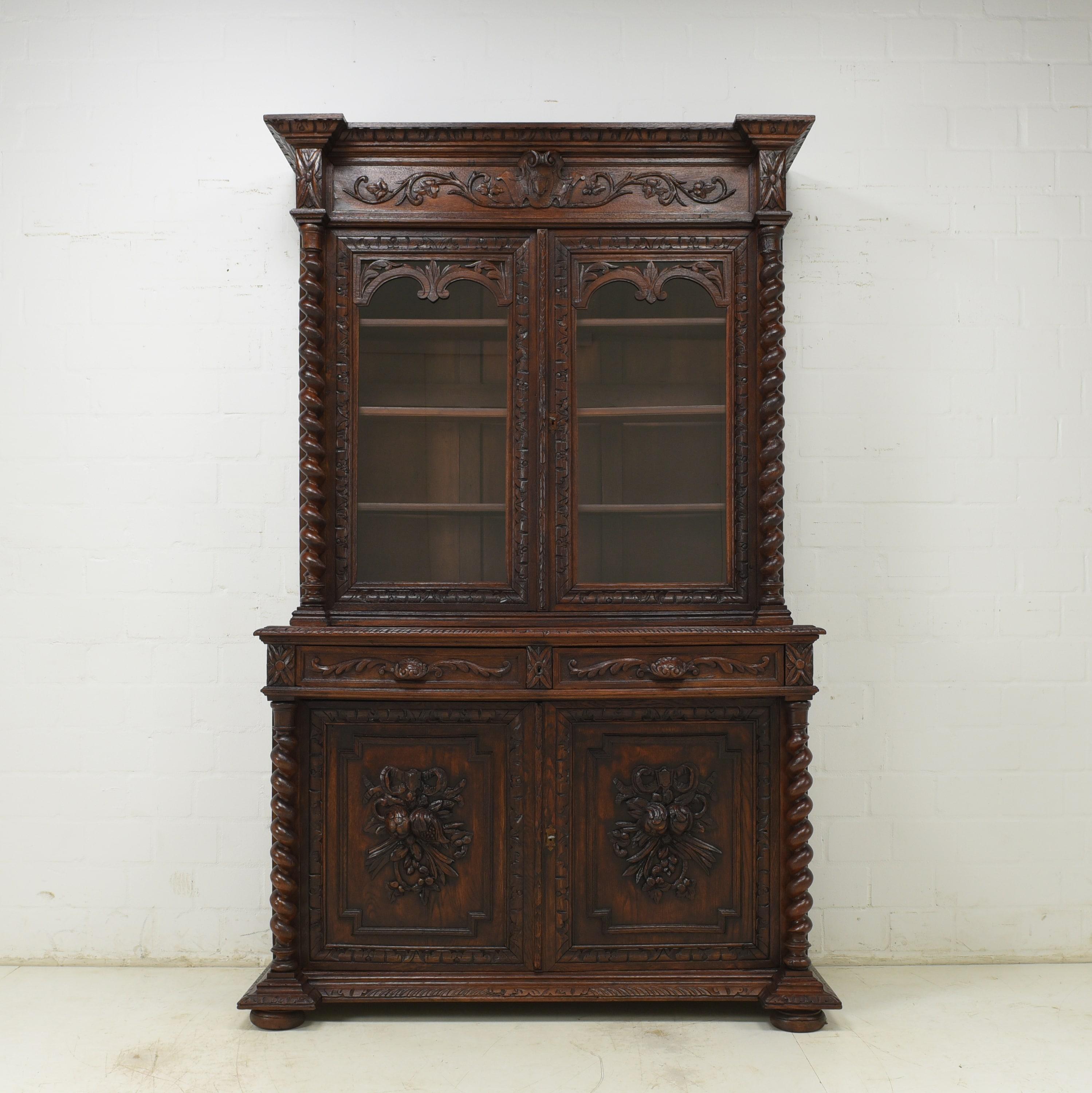 Gründerzeit Display / Buffet / Hunting in Oak, 1890 For