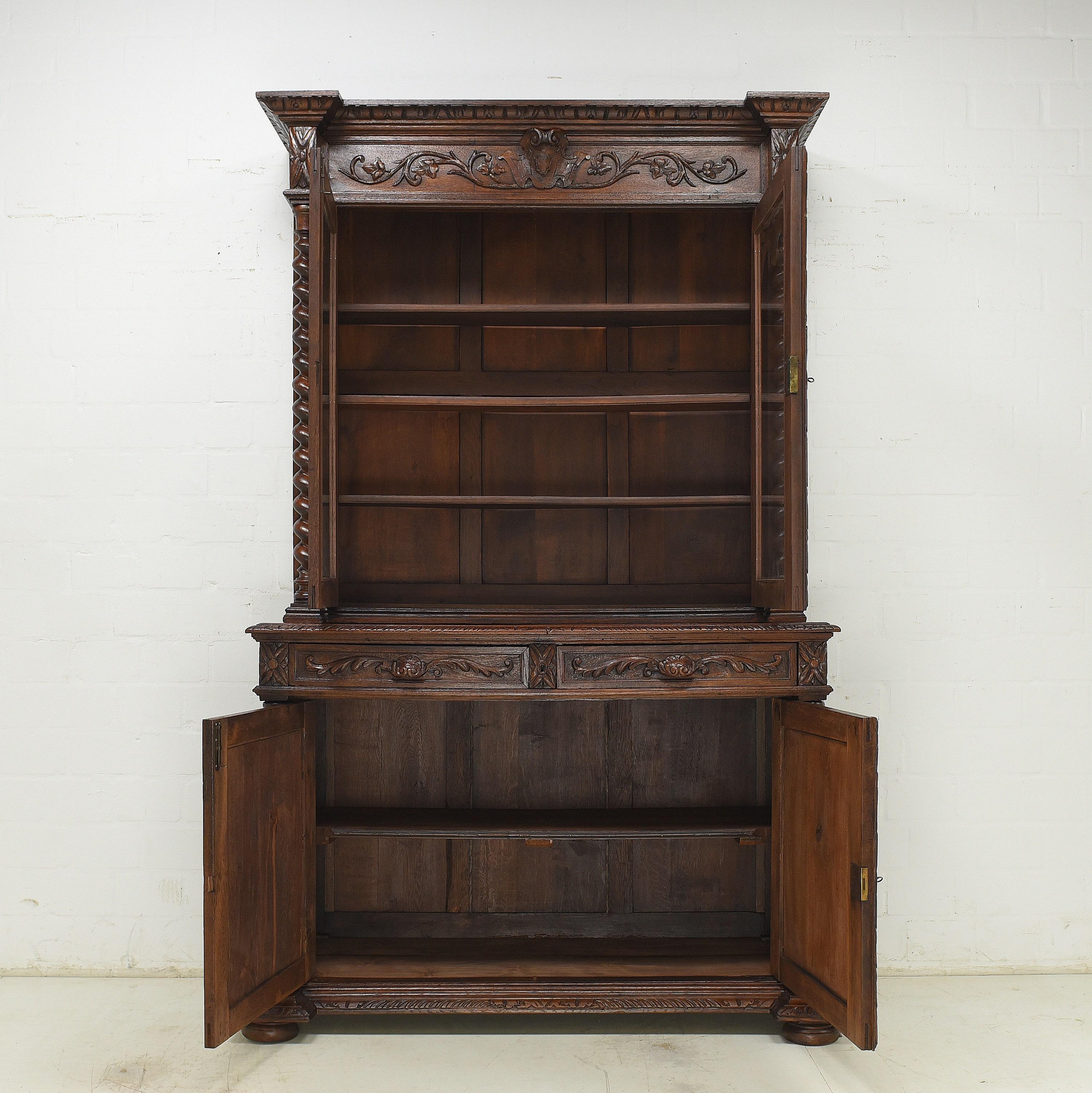 Gründerzeit Display / Buffet / Hunting in Oak, 1890 For