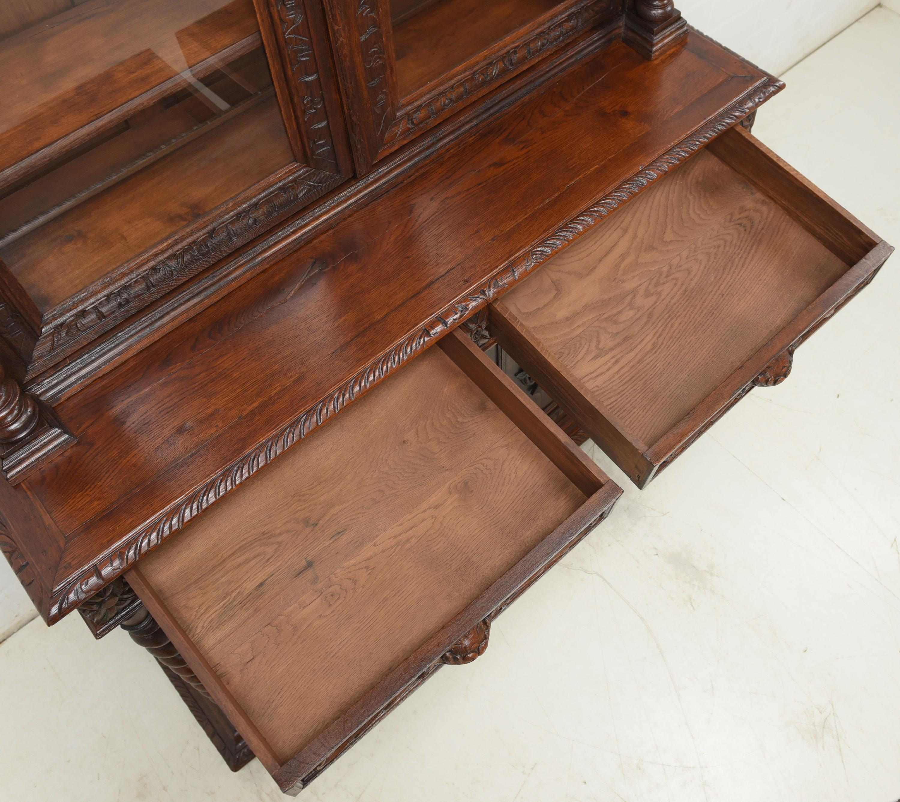 Gründerzeit Display / Buffet / Hunting in Oak, 1890 For