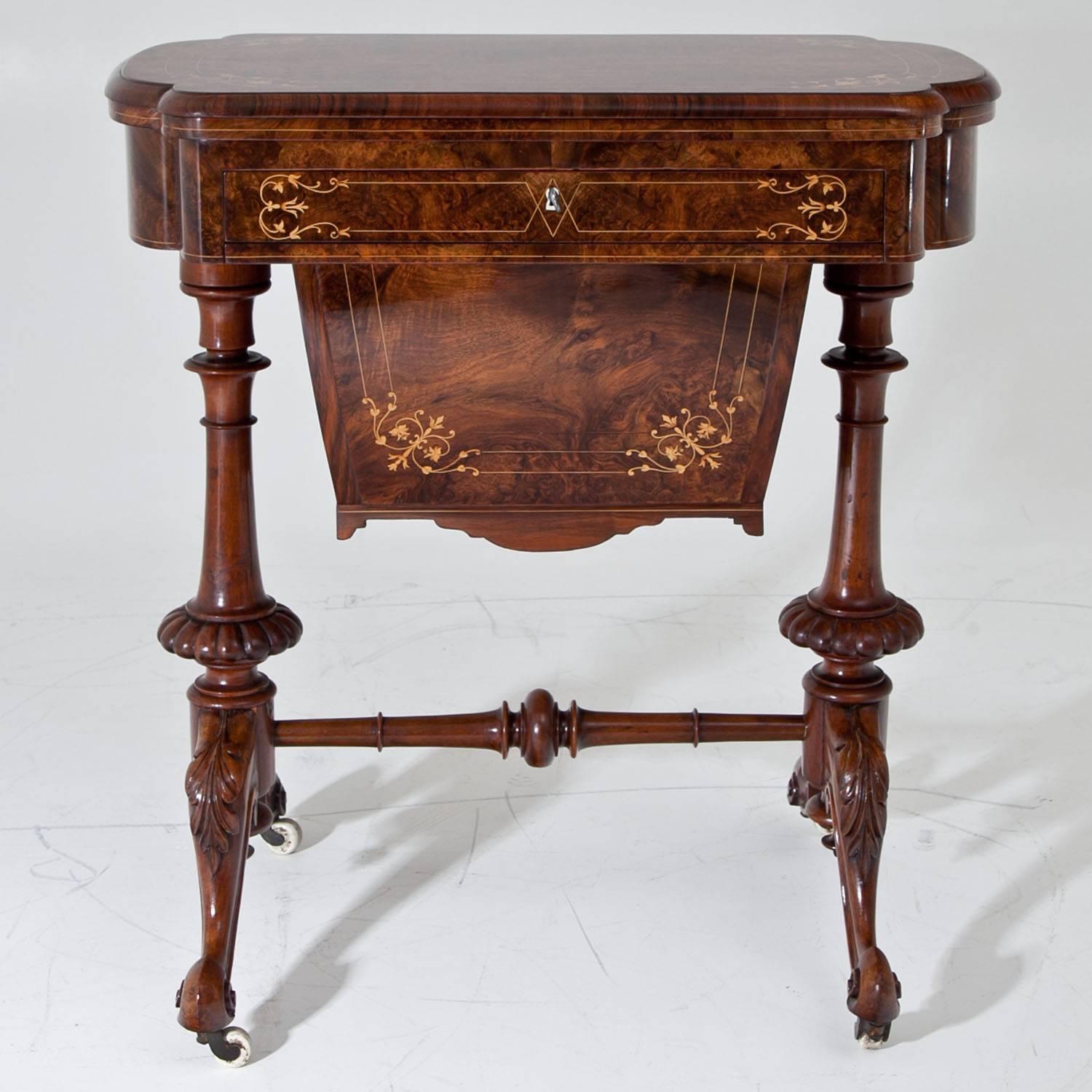 Walnut Gründerzeit Game Table, circa 1880