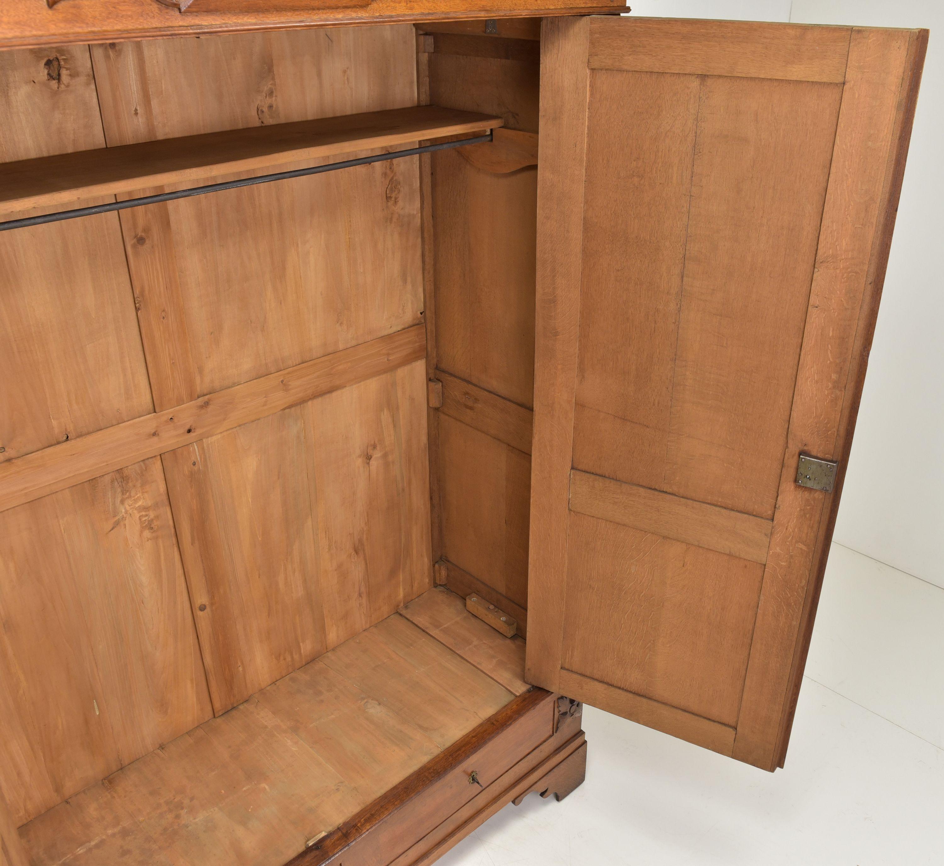 Gründerzeit Hallway Closet / Wardrobe in Solid Oak, 1880 In Good Condition In Lüdinghausen, DE