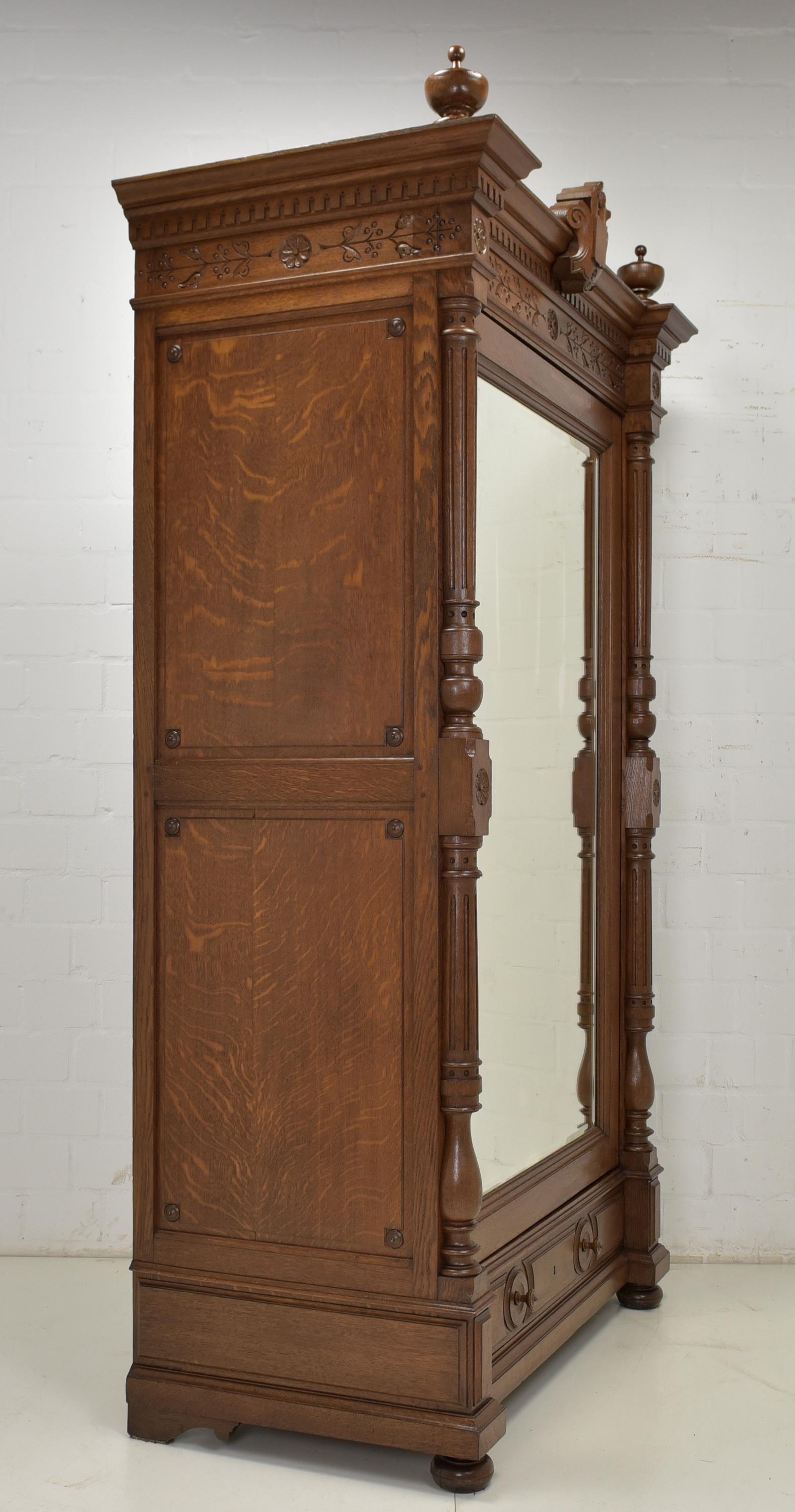 Gründerzeit One-Door Hall Closet in Oak, 1900 For Sale 5
