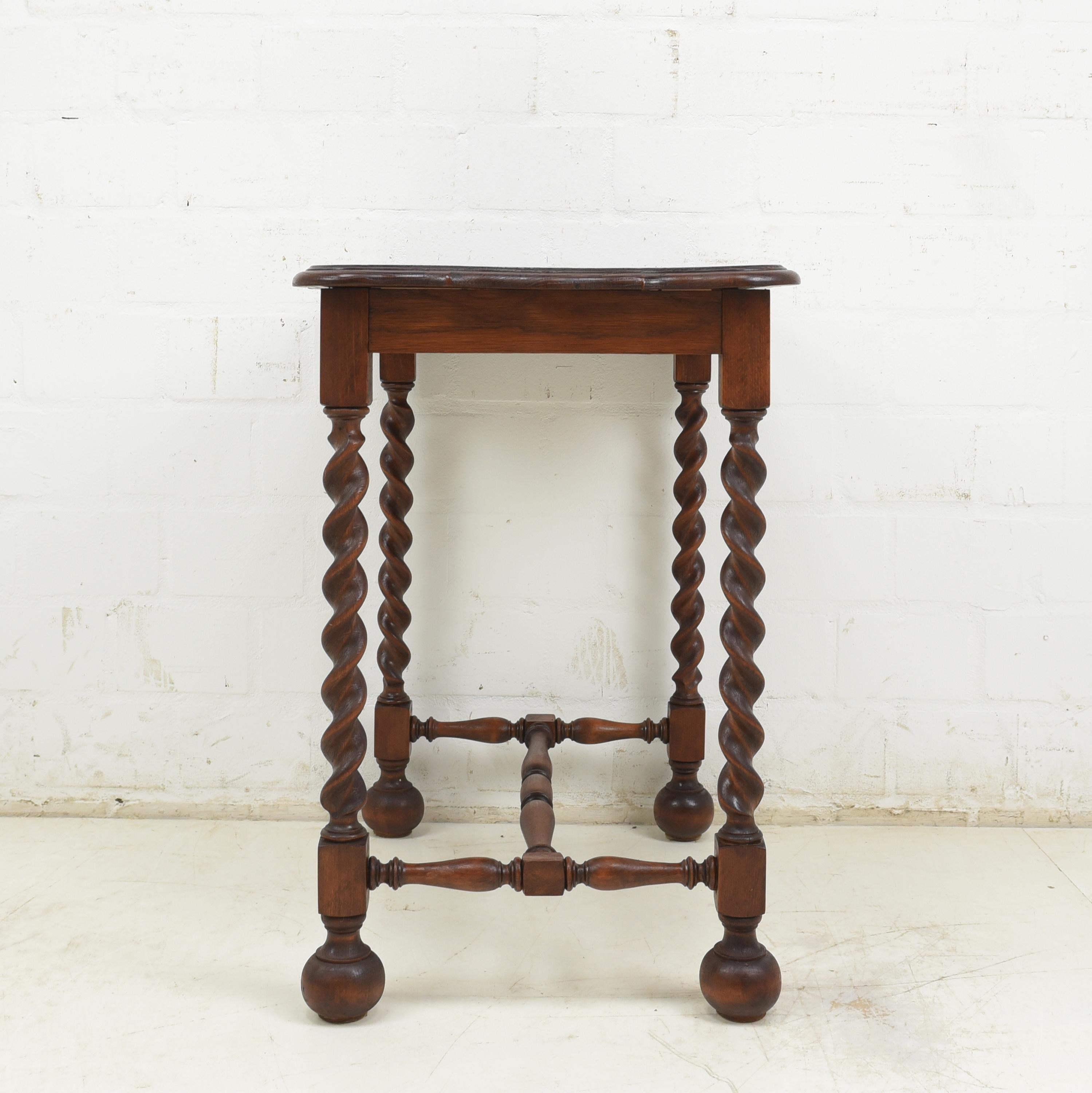 Gründerzeit Side Table / Coffee Table in Solid Oak, 1890 For Sale 2