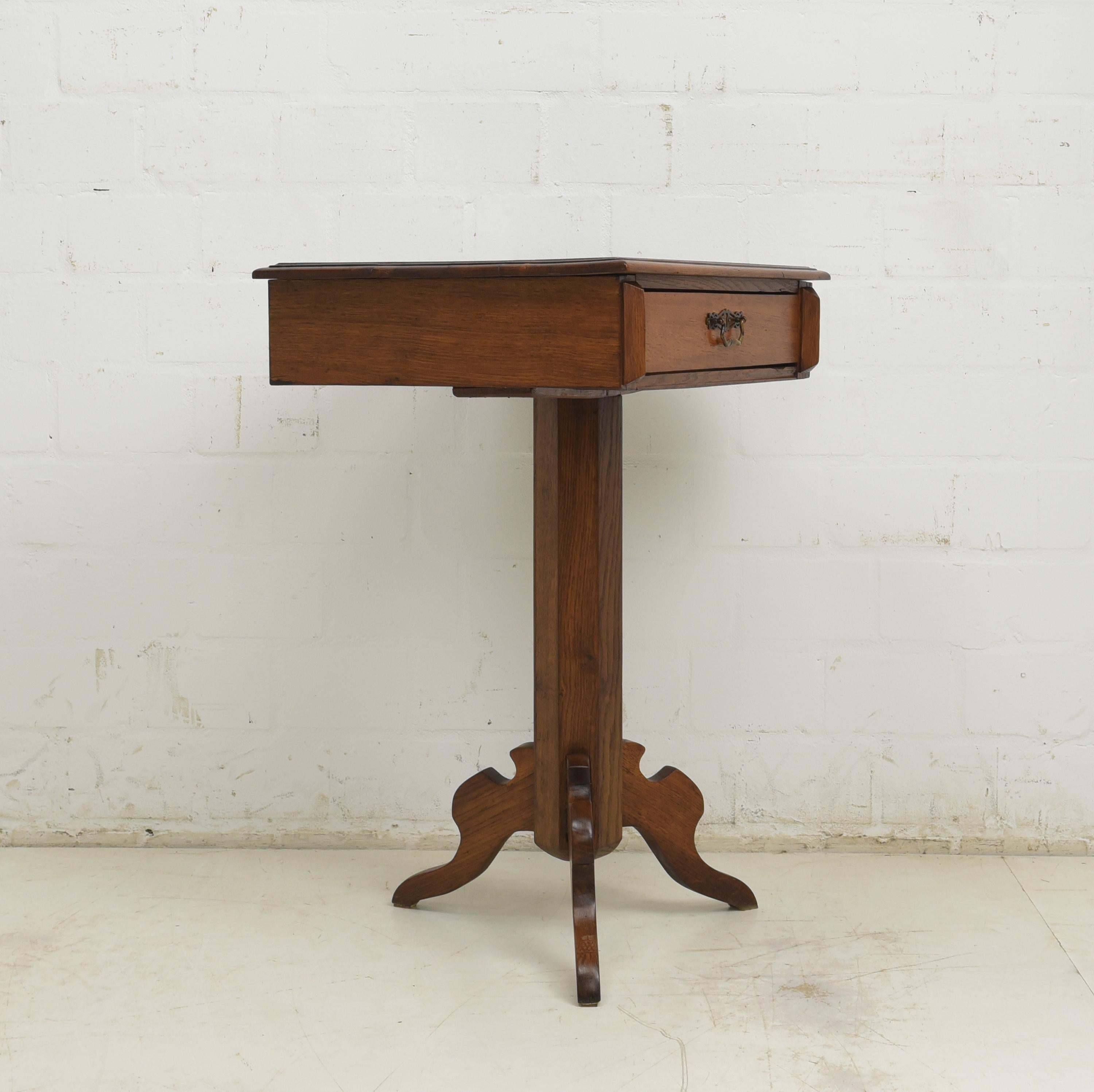 Gründerzeit Side Table with Drawer in Oak Pedestal, 1900 For Sale 7