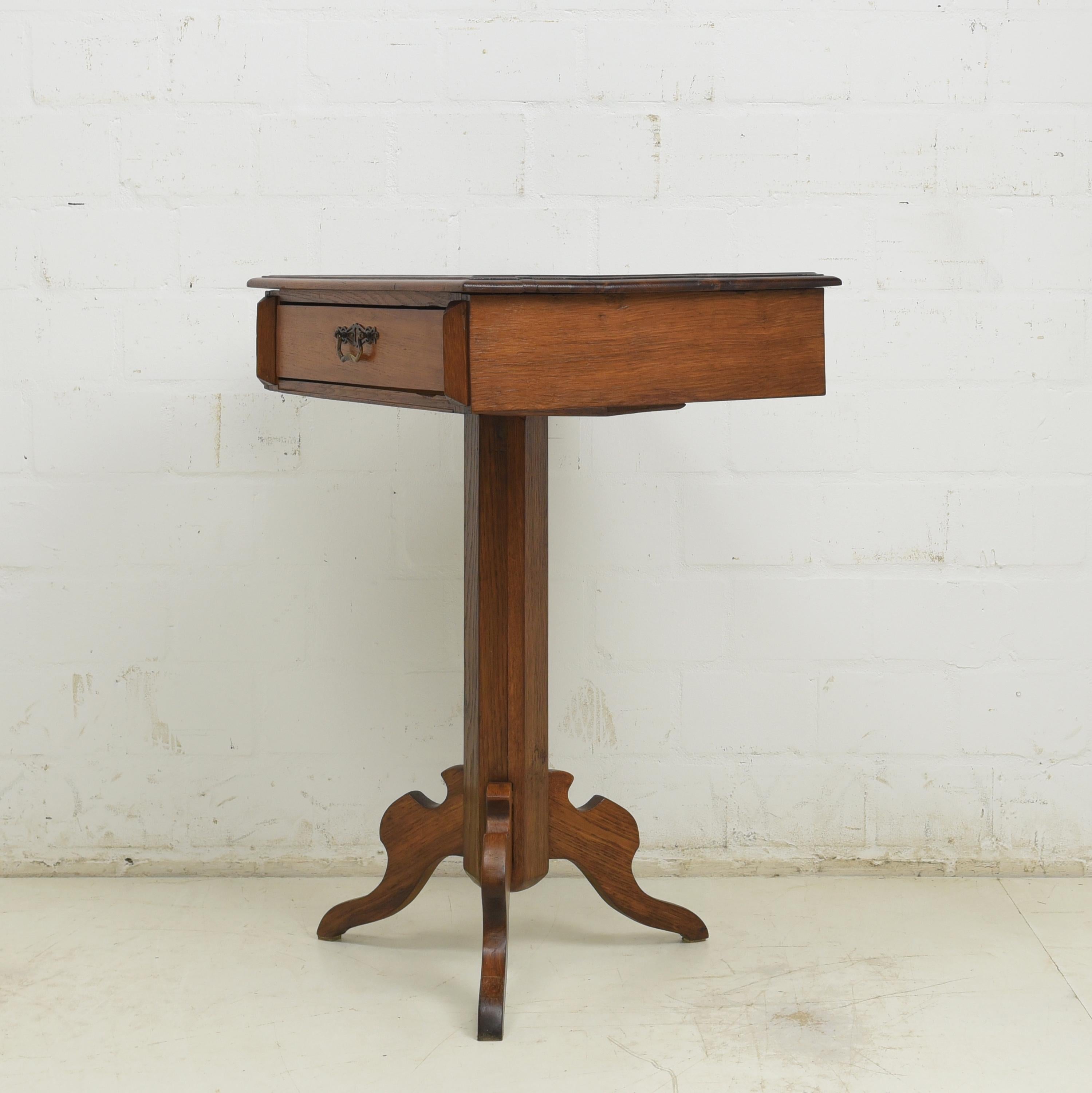 Gründerzeit Side Table with Drawer in Oak Pedestal, 1900 For Sale 8