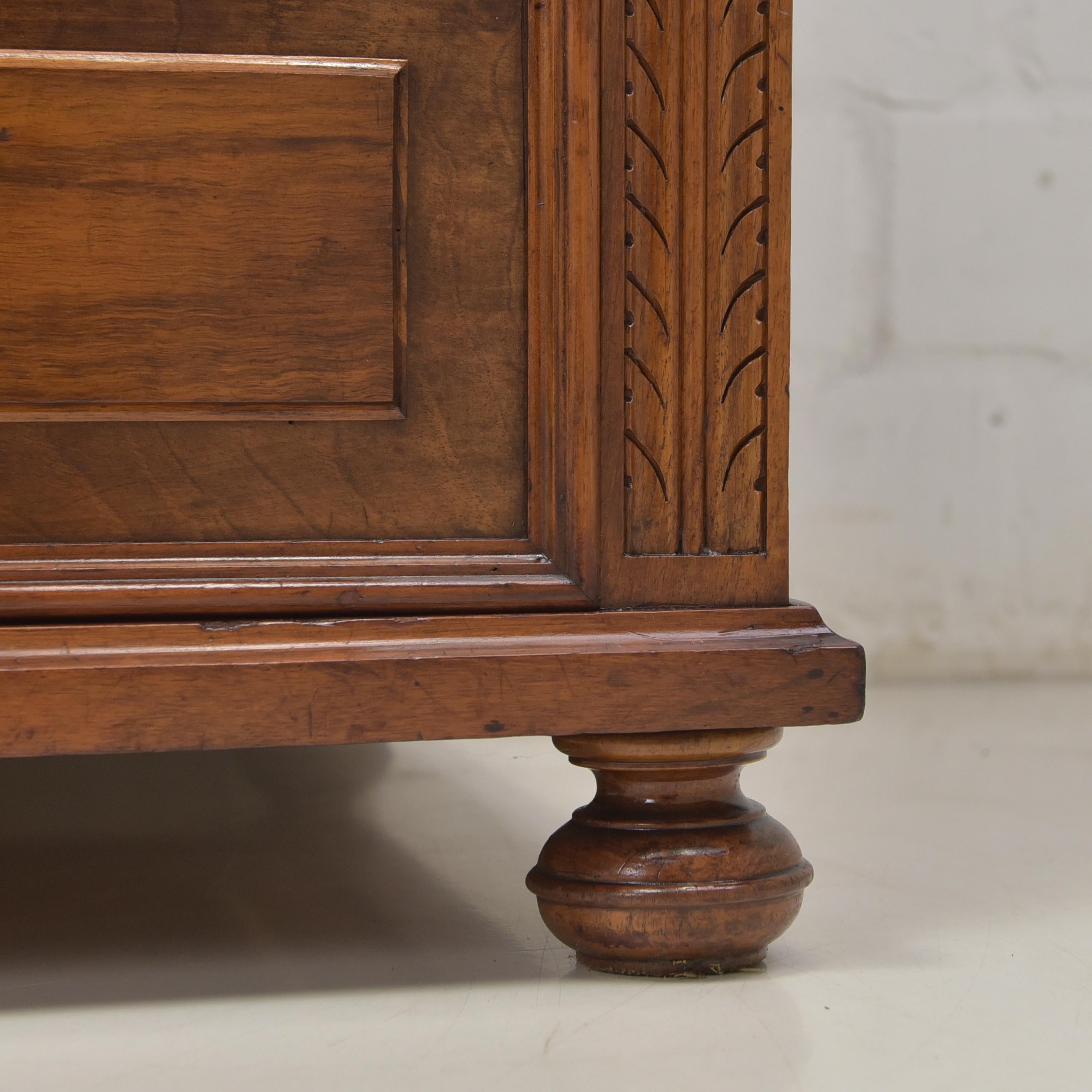 Gründerzeit Small Deep Chest of Drawers in Solid Walnut, 1900 For Sale 4