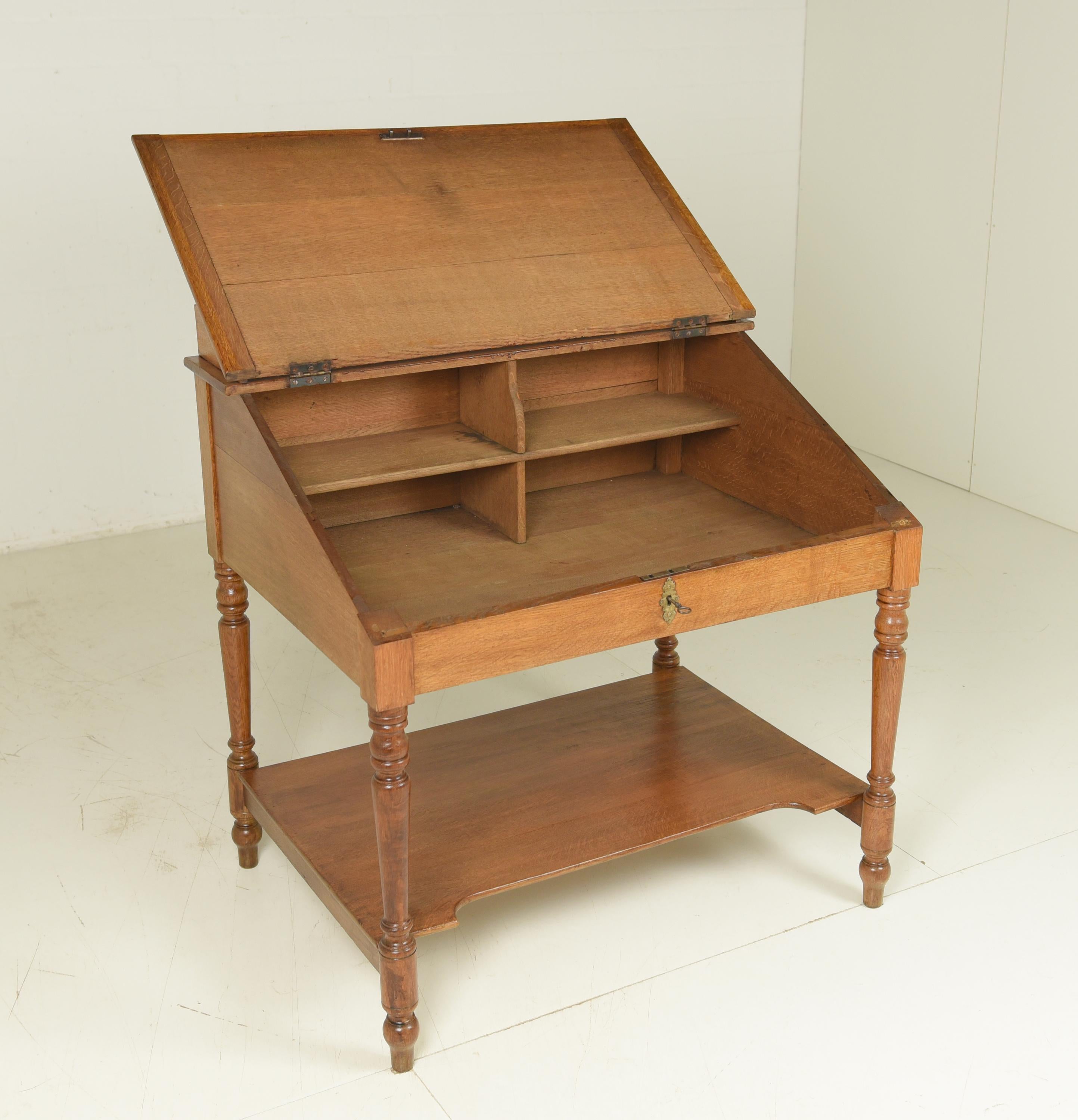 Writing desk restored Gründerzeit around 1880 solid oak seat desk

Features:
With lockable hinged lid
Beautiful patina
Attractive, quite light color tone
Quite wide model

Additional information:
Material: Completely solid oak
Dimensions: