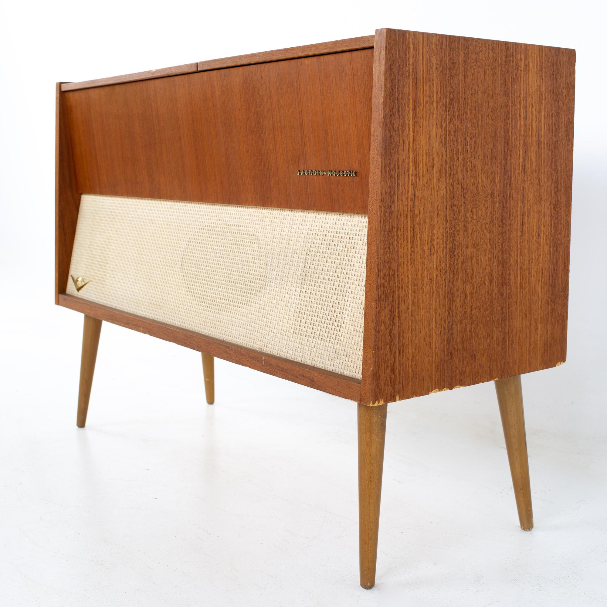 grundig console