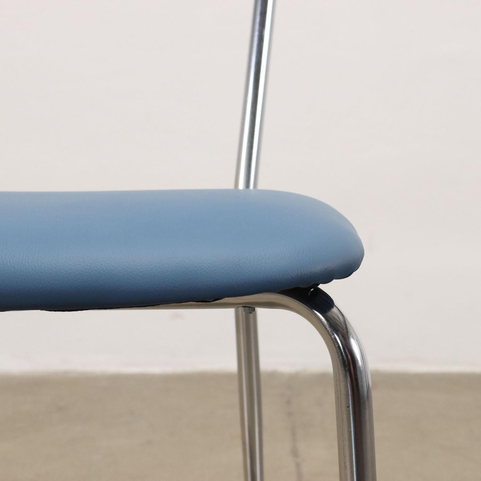 Italian Gruppo di quattro sedie Anni 60, metallo e similpelle, azzurre