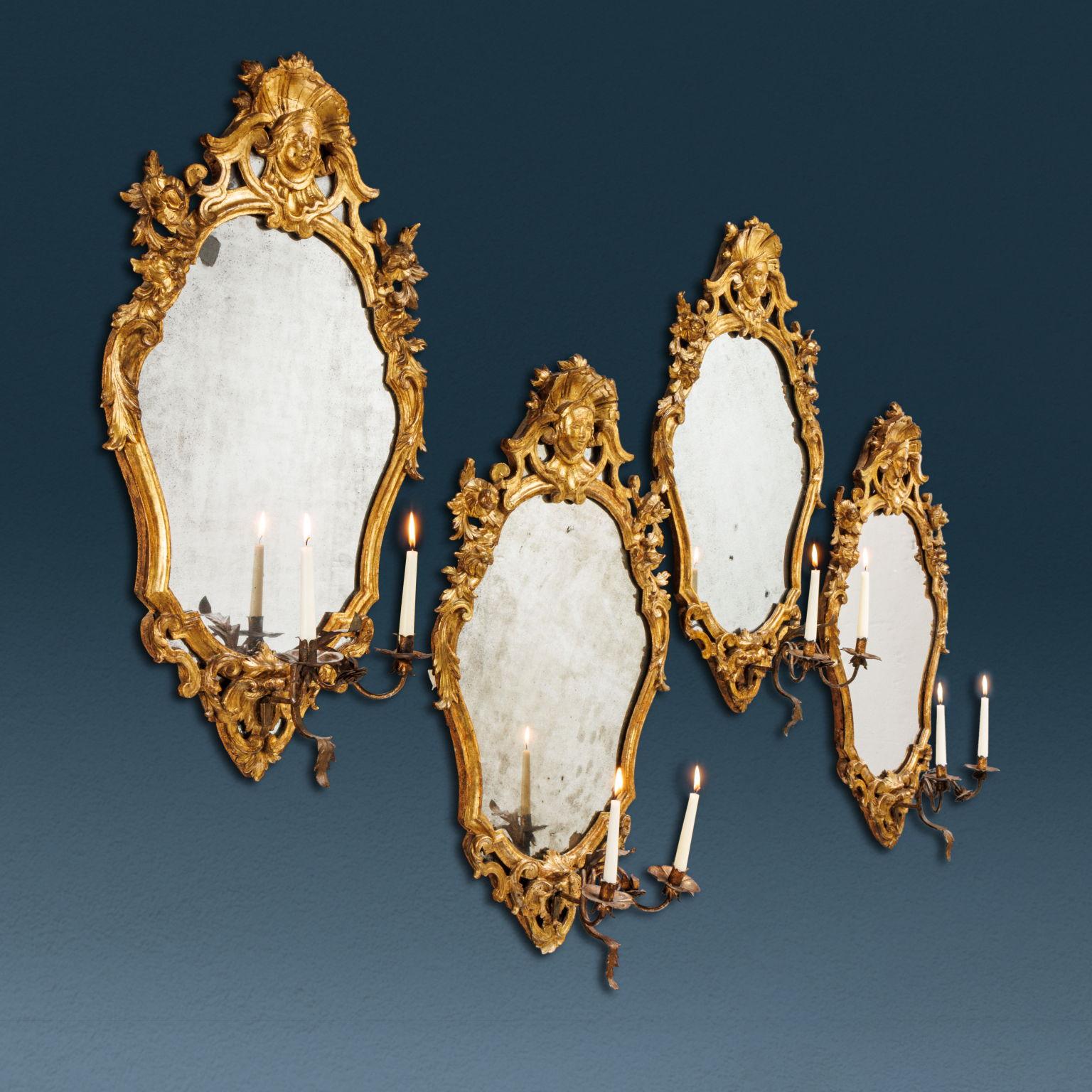 Baroque Groupe de quatre miroirs. Toscane, premier quart du XVIIIe siècle en vente