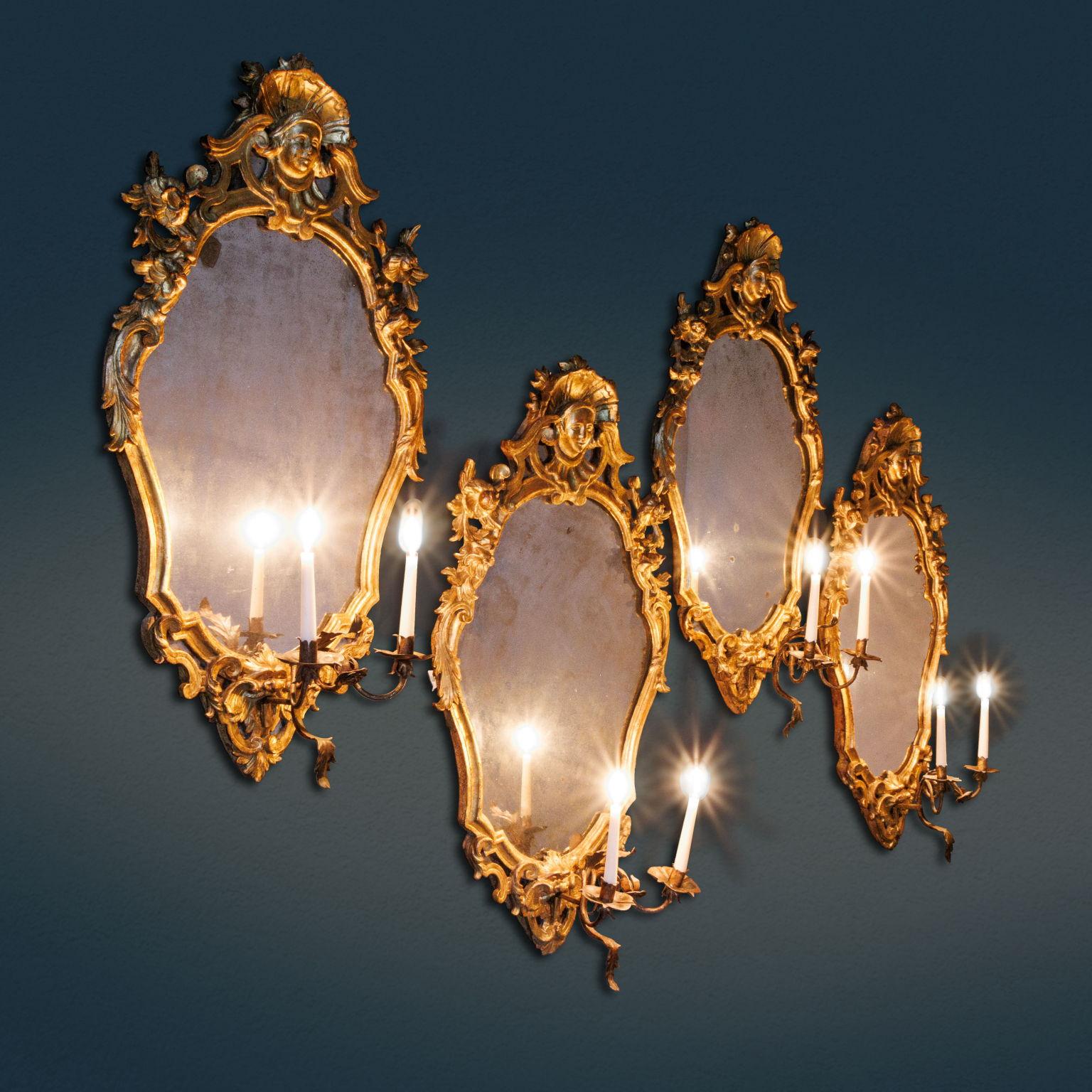 Italian Groupe de quatre miroirs. Toscane, premier quart du XVIIIe siècle en vente