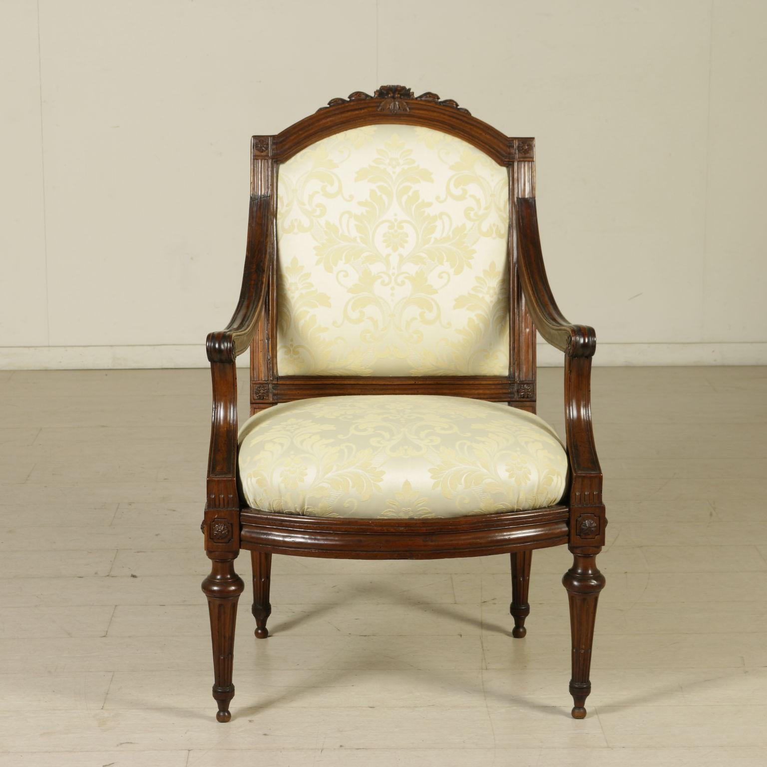 Gruppe von sechs Louis-XVI-Sesseln aus Nussbaumholz, weiß und braun (Louis XVI.)