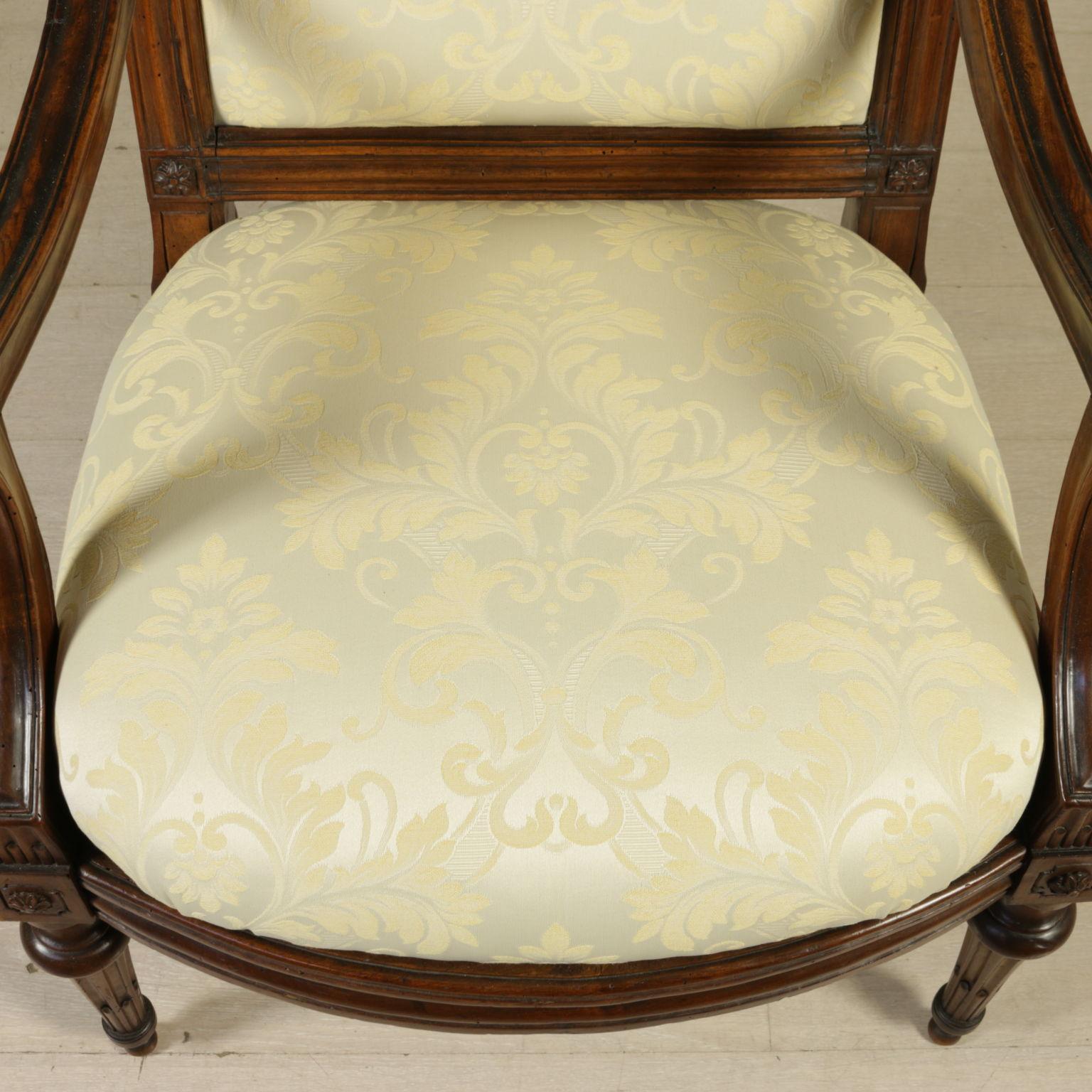Gruppe von sechs Louis-XVI-Sesseln aus Nussbaumholz, weiß und braun 2