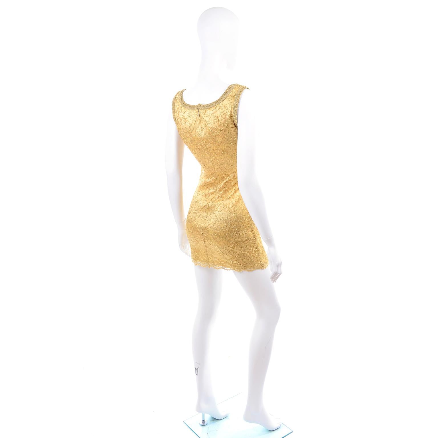 Or Bergdorf Goodman Mini robe moulante en dentelle extensible dorée Gruppo GFT en vente