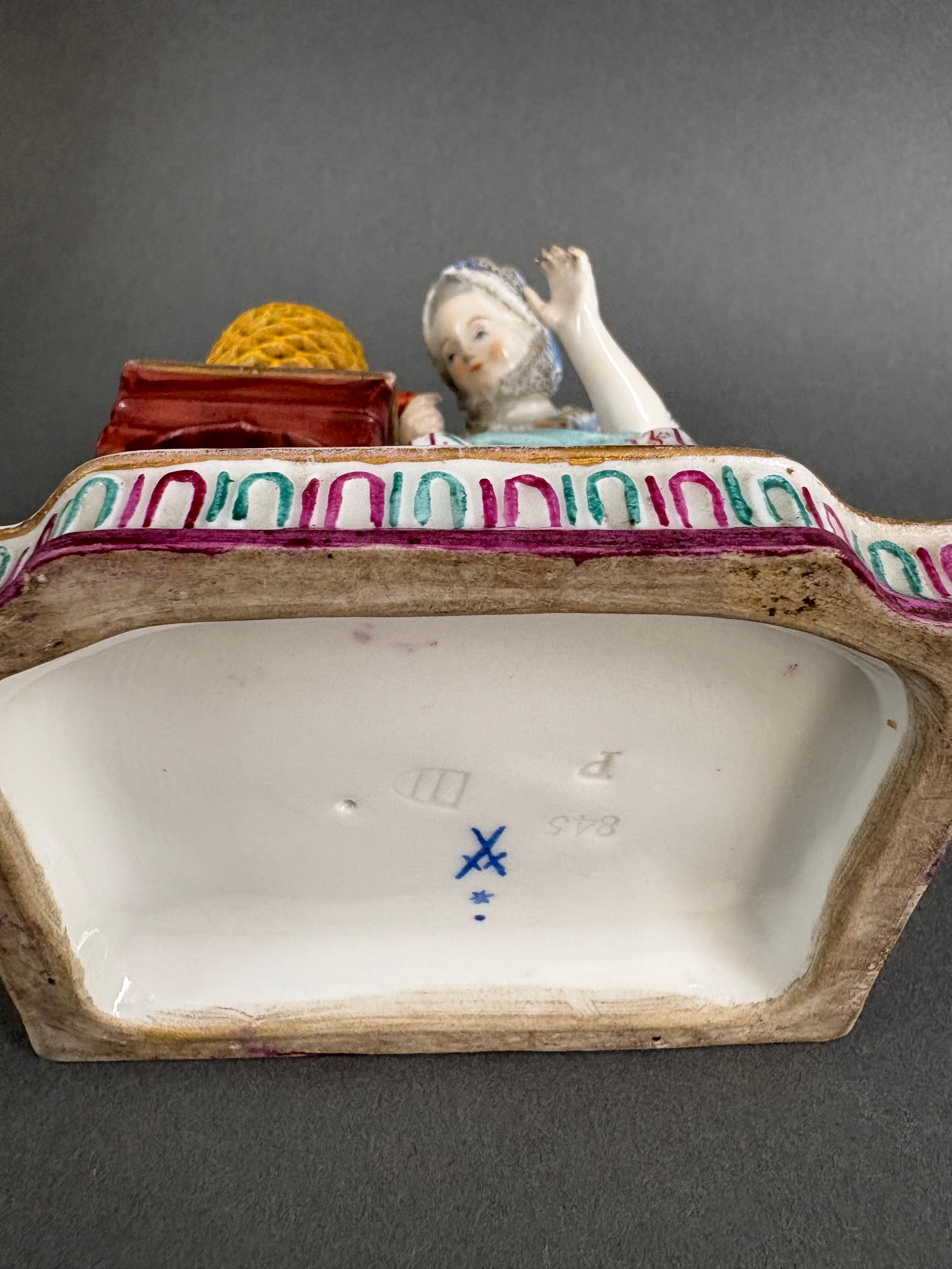 Grupo de porcelana alemana del siglo XIX Dama con pájaro en Bueno estado para la venta en Pistoia, IT