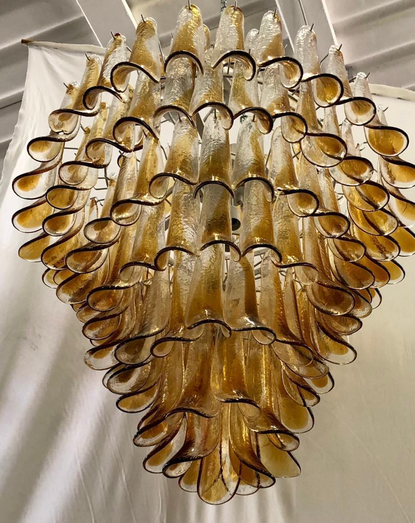 Gruppo Luce made by La Murrina Round Amber Color Midcentury Chandelier, 1980 In Good Condition For Sale In Rome, IT