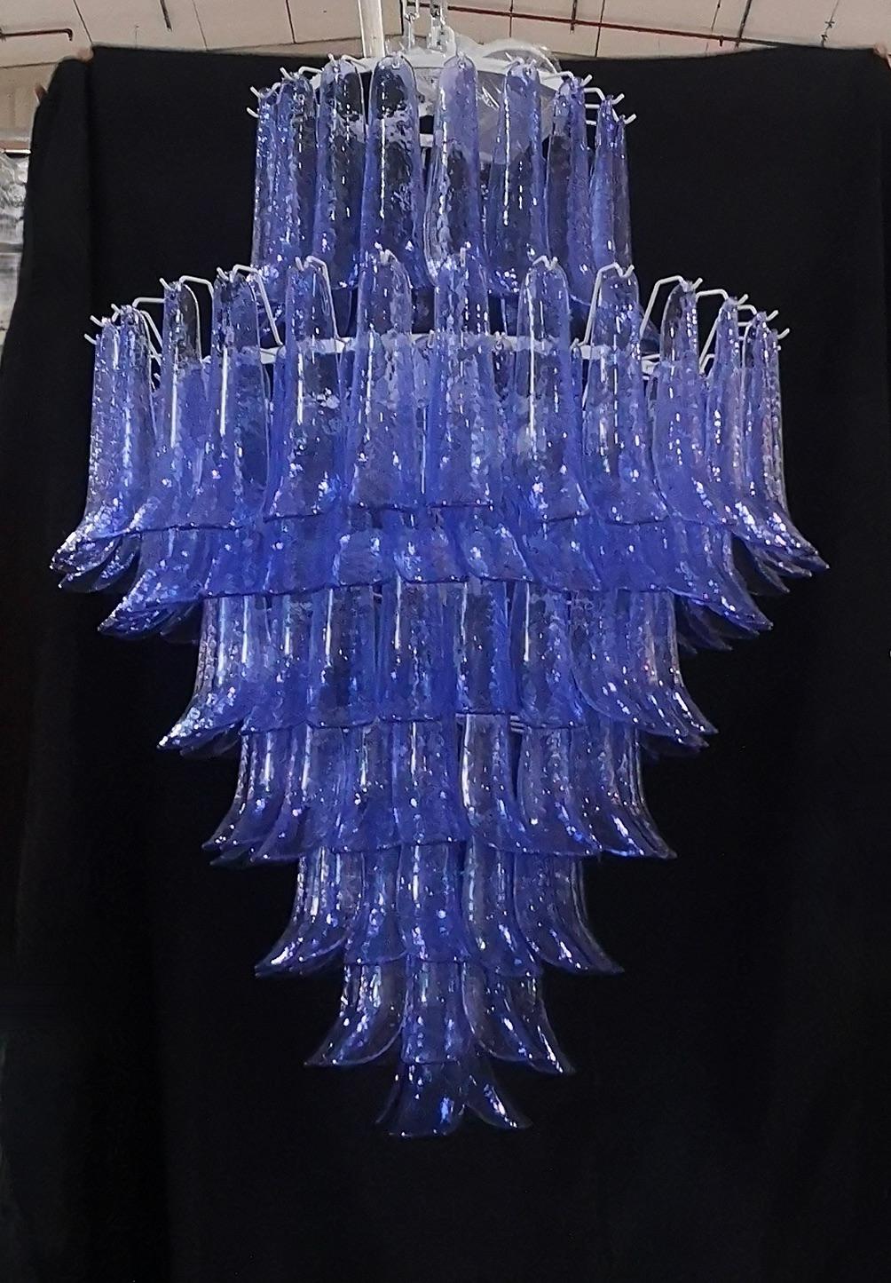 Gruppo Luce made by La Murrina Round Periwinkle Color Chandelier, 2020 In Good Condition For Sale In Rome, IT