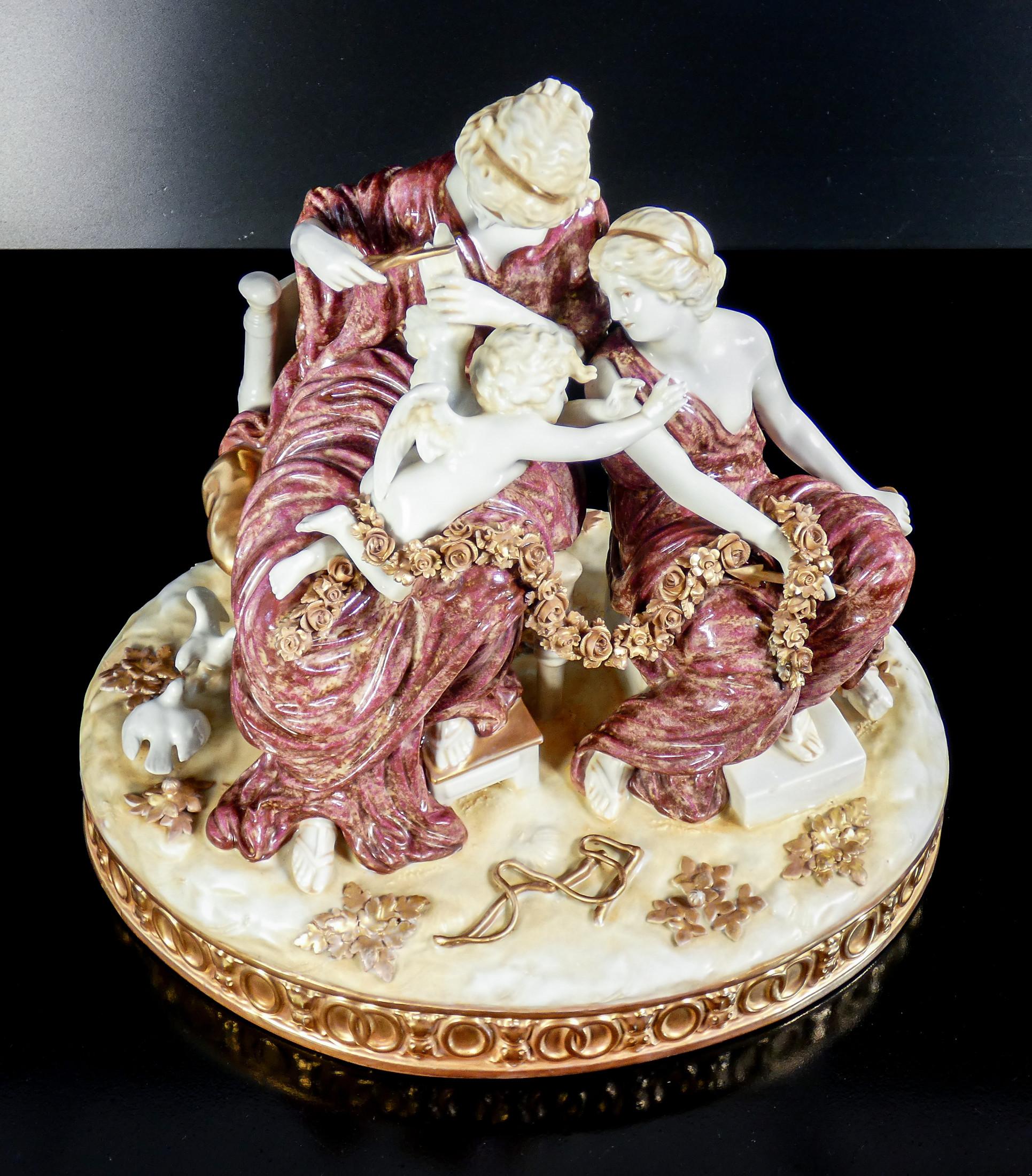 Grupo escultórico de porcelana 