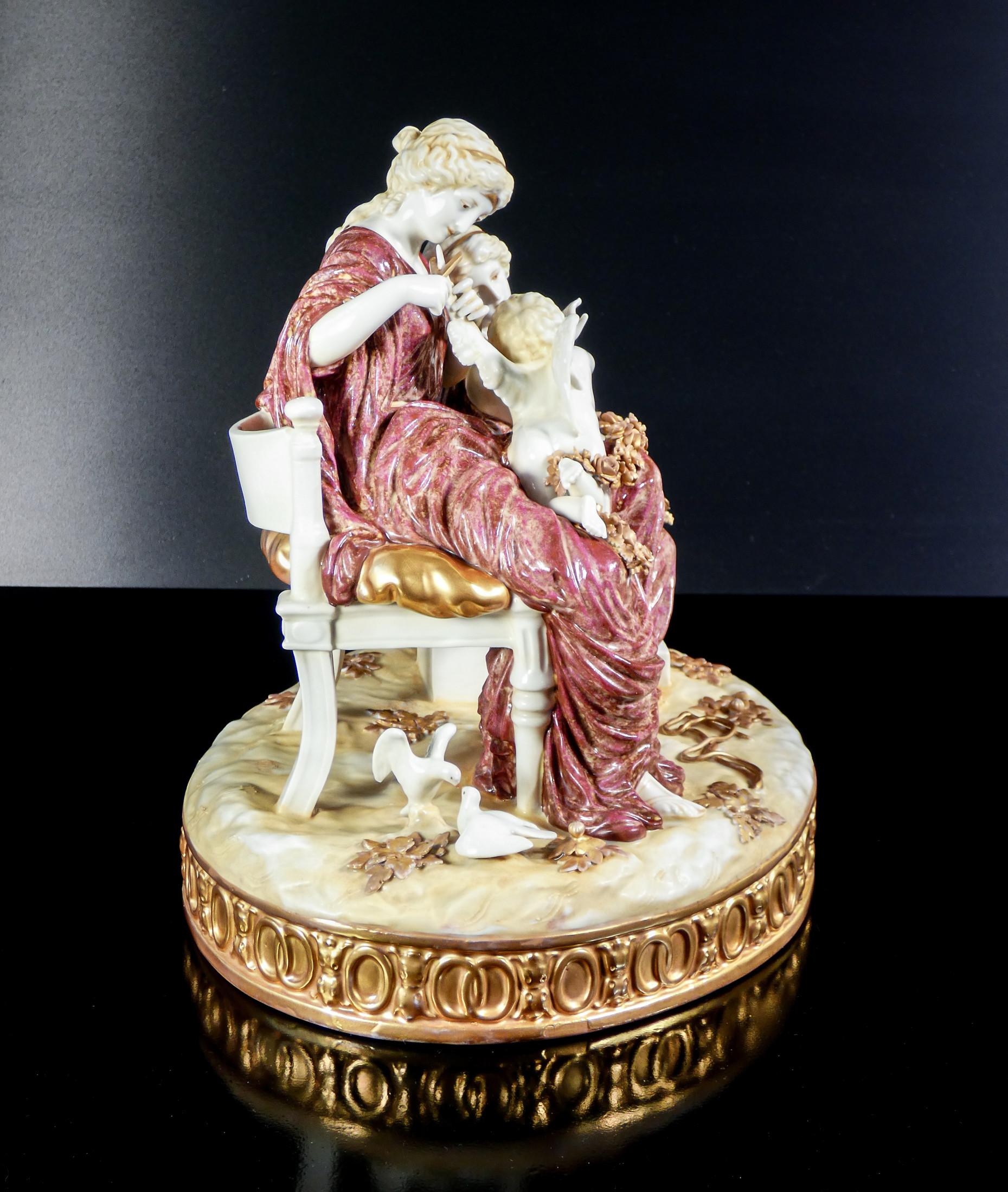 Grupo escultórico de porcelana 