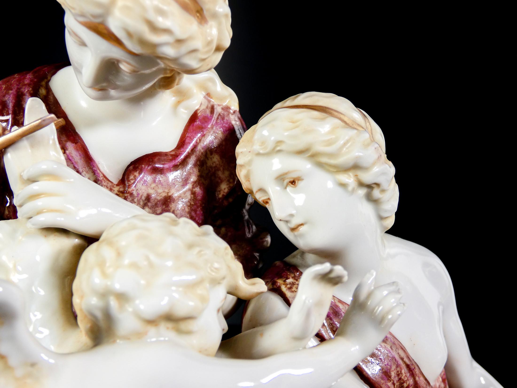 Grupo escultórico de porcelana 