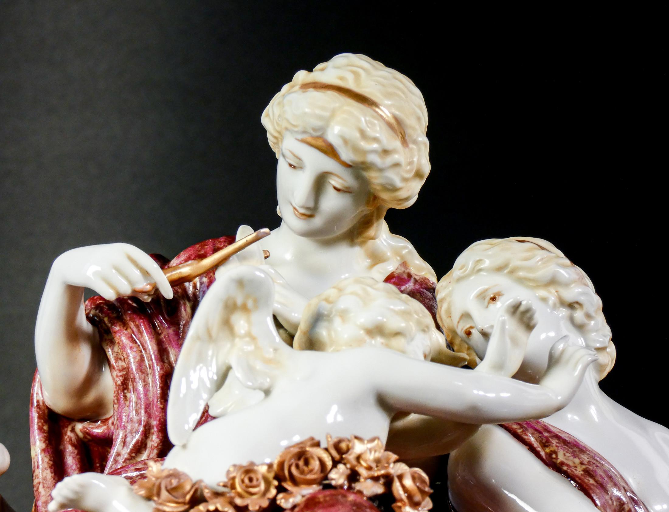 Grupo escultórico de porcelana 