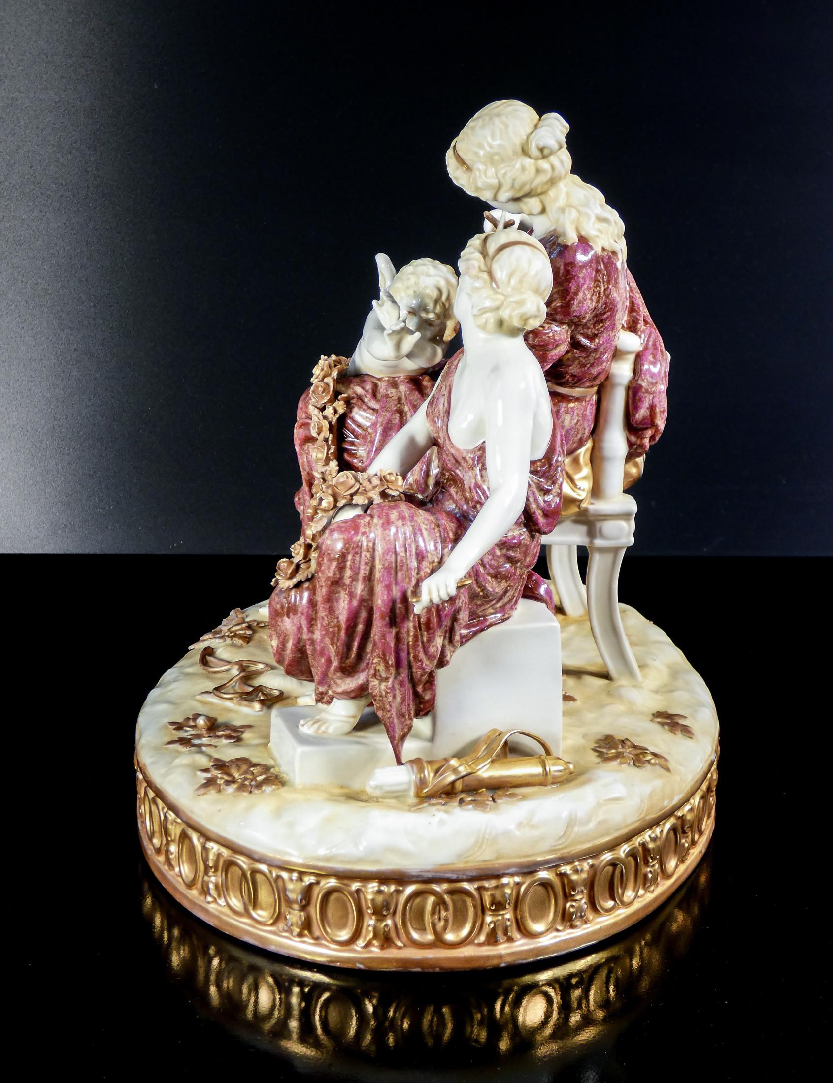 Grupo escultórico de porcelana 