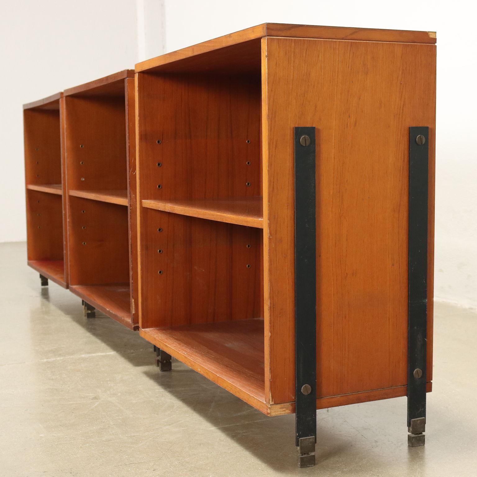 Gruppe von drei Möbeln aus den 1960er Jahren, braun, Teakholz und Formica (Moderne der Mitte des Jahrhunderts) im Angebot