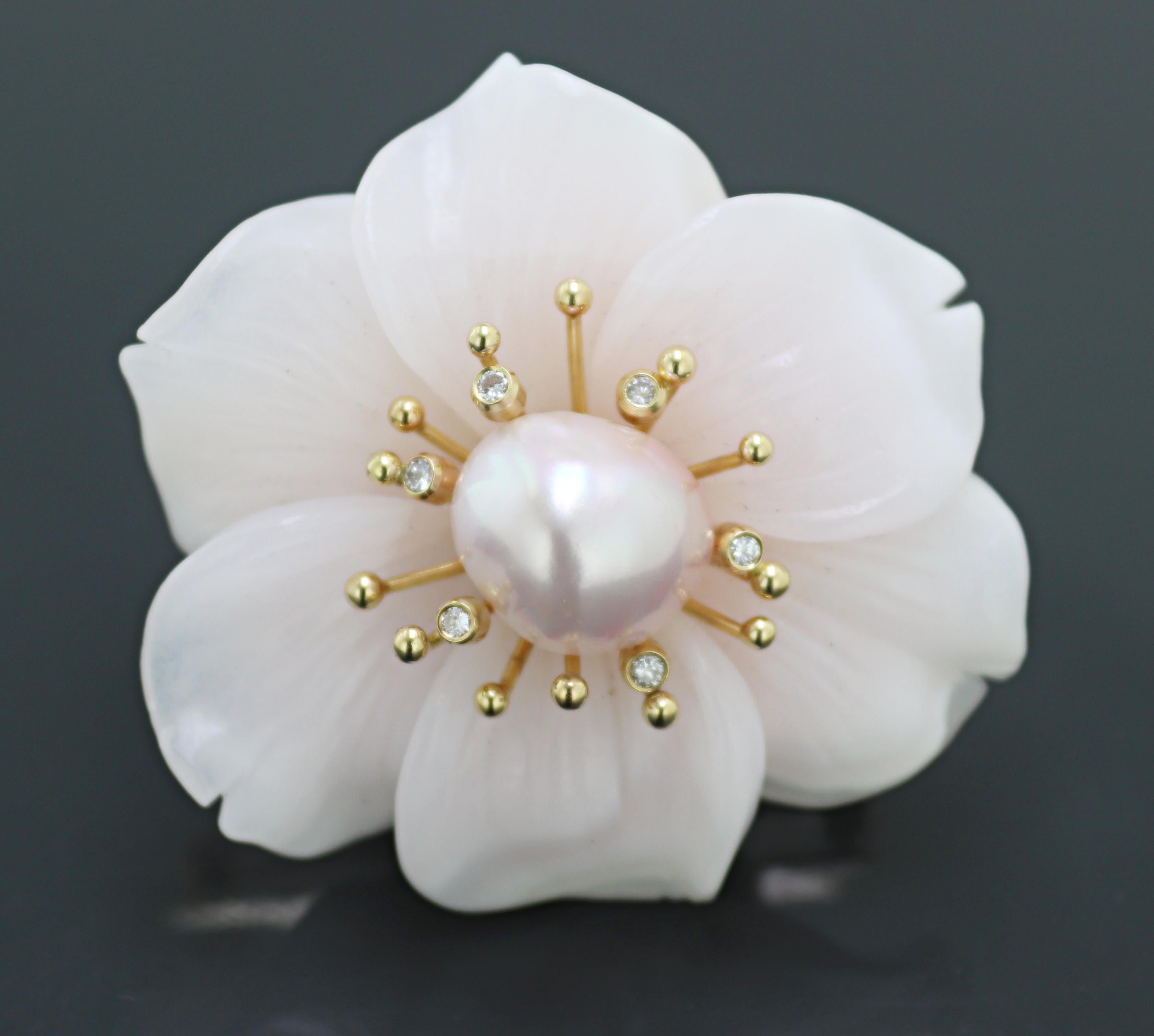 Mixed Cut Grusso Carved Calcite, Cultured Pearl, Diamond Yellow Gold Dogwood Flower Brooch For Sale