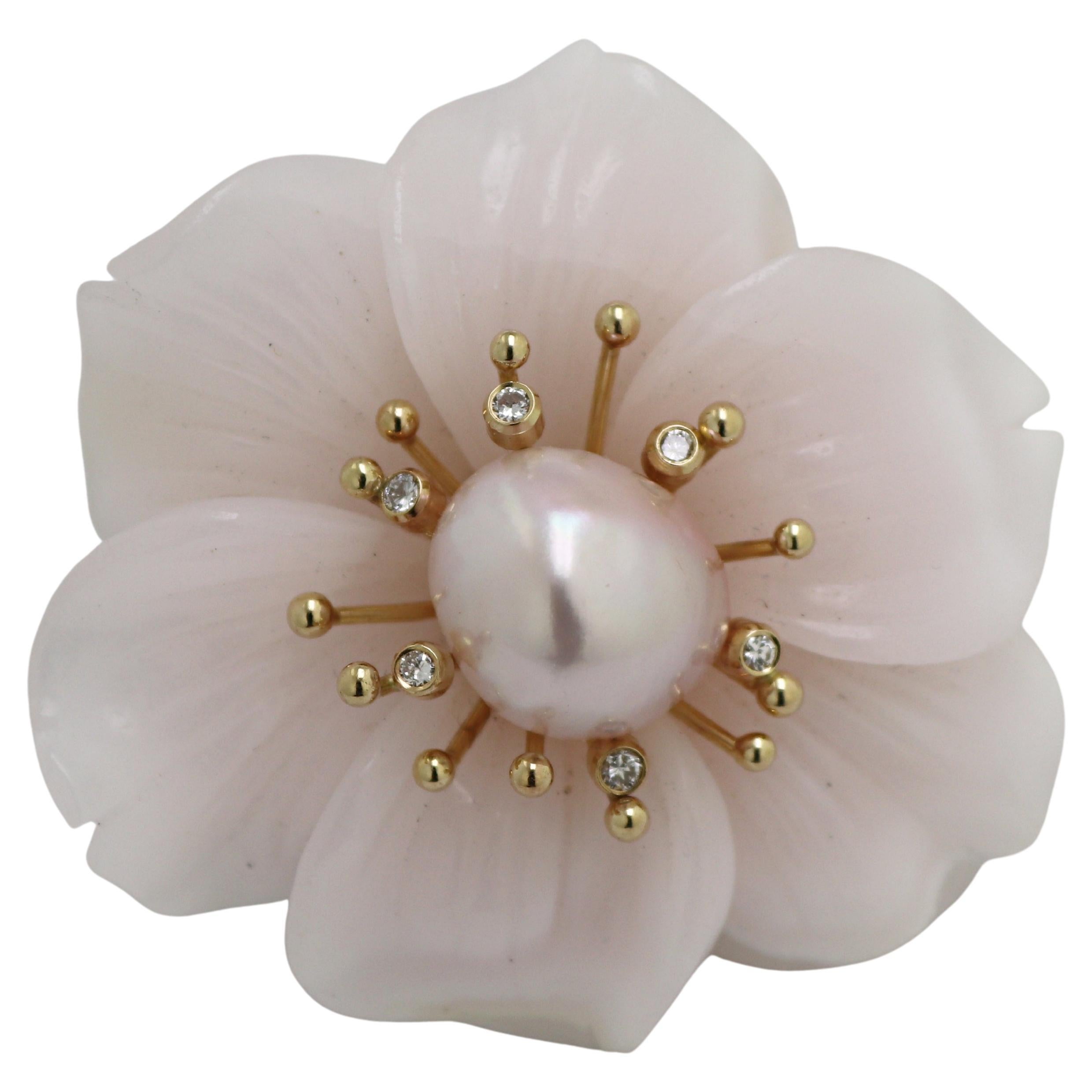 Grusso Carved Calcite, Cultured Pearl, Diamond Yellow Gold Dogwood Flower Brooch For Sale