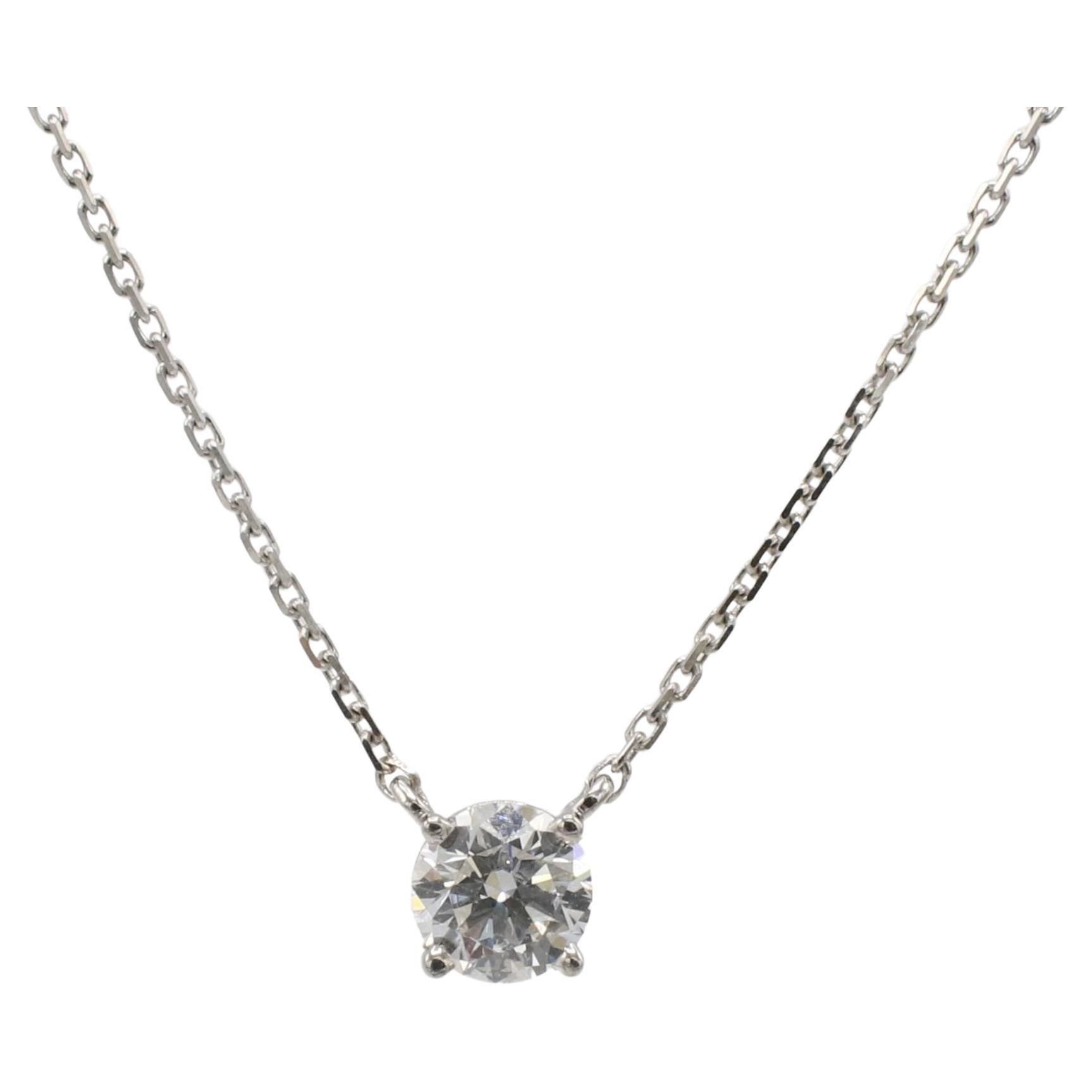 Halskette aus Weißgold mit GSI-zertifiziertem 0,47 Karat F SI1 rundem natürlichem Diamanttropfen  im Angebot