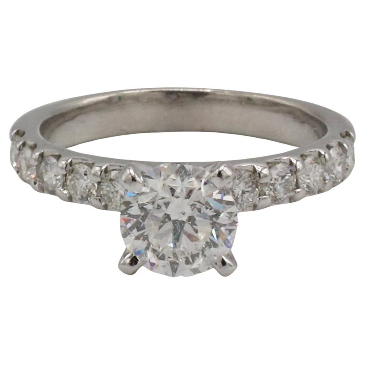 GSI-zertifizierter 1,00 Karat F I1 Runder Naturdiamant Weißgold Solitär Verlobungsring
GSI-Berichtsnummer: 14439900403
Diamant: 1,00 Karat runder F I1 Naturdiamant
Diamanten als Akzent: Ca. .50 CTW G VS runde natürliche Diamanten
Metall: 14k