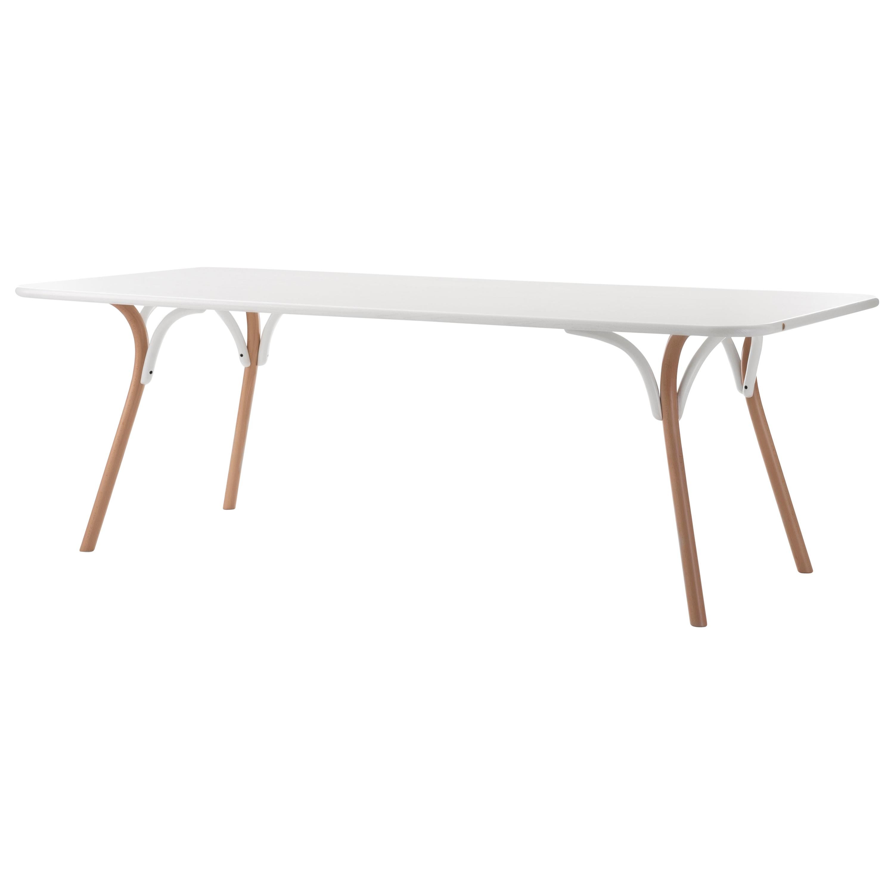 Gebrüder Thonet Vienna GmbH, Grande table de salle à manger en forme d'arc avec plateau blanc et base en hêtre