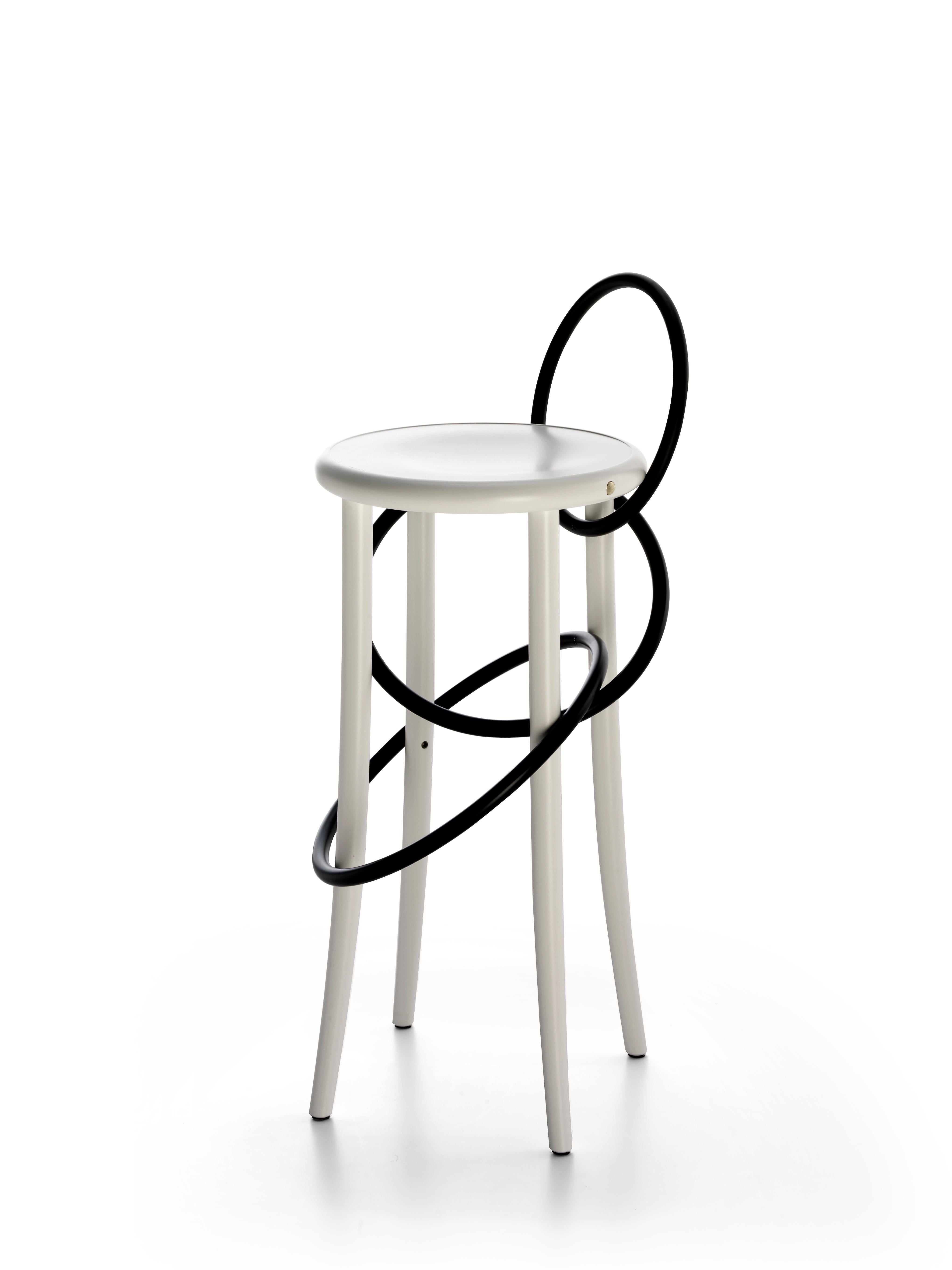 The light and playful circus theme is at the core of the Cirque family of stools designed by Martino Gamper for Wiener GTV Design. The bent element, which is the brand’s signature trait, is surprisingly and unexpectedly inserted in the base of the