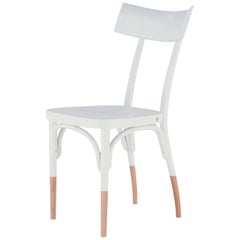 Gebrüder Thonet Vienna GmbH Silla checa con asiento de contrachapado blanco y patas de haya