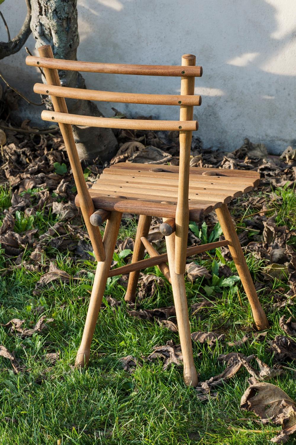 Naturally simple garden furniture. Gebrüder Thonet Vienna is proud to present the Garten range of furniture, including the rectangular table Gartentisch, the chair Gartentstuhl, and the backless bench Gartenbank. The items are all made with the