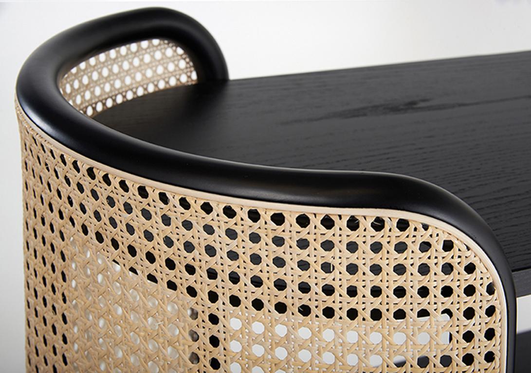 Gebrüder Thonet Vienna GmbH - Table d'appoint MOS en bois avec pieds en laiton en vente 6