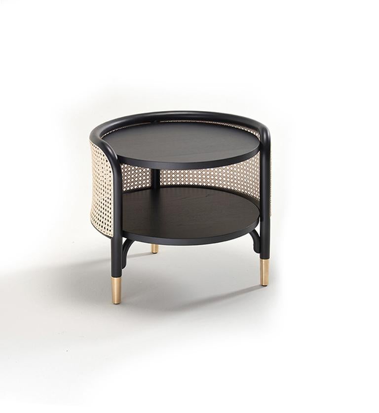 Moderno Gebrüder Thonet Vienna GmbH Tavolino MOS in Wood con piedini in ottone in vendita