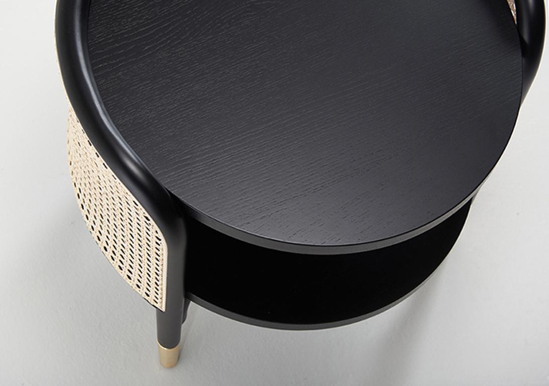 Gebrüder Thonet Vienna GmbH Tavolino MOS in Wood con piedini in ottone in vendita 1