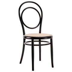 Gebrüder Thonet Vienna GmbH N.14 Perforierter Stuhl in Schwarz mit Sperrholzsitz