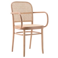 Gebrüder Thonet Vienna GmbH, Fauteuil N.811 en bois de hêtre avec assise en rotin