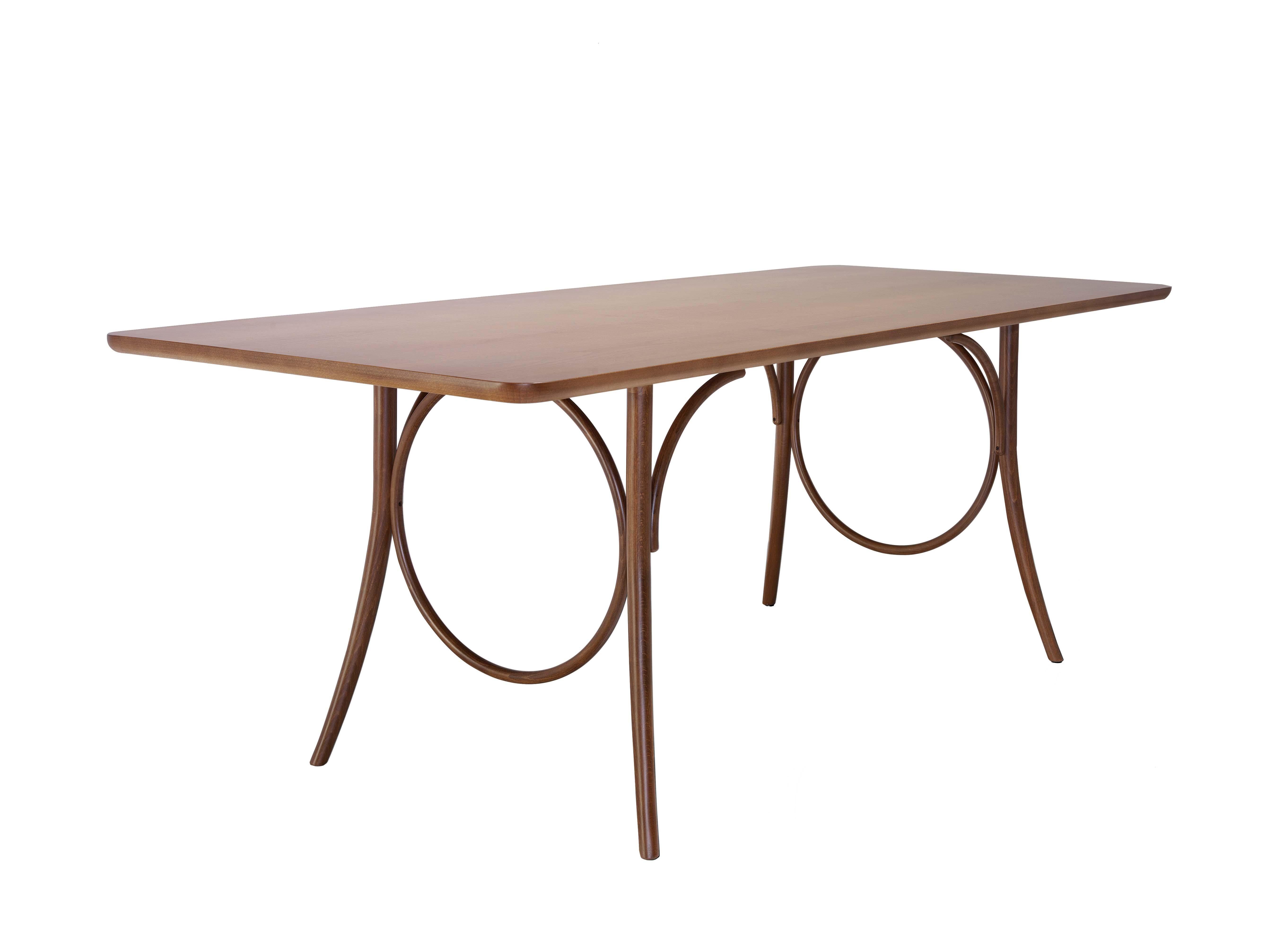 Wiener GTV Design bereichert ihr Einrichtungsvorschlag für das Esszimmer mit dem großen Tisch Ring Esstisch, der sich durch eine leichte und elegante Struktur auszeichnet, die stilistischen Merkmale der Marke mit einer neuen Überschwänglichkeit