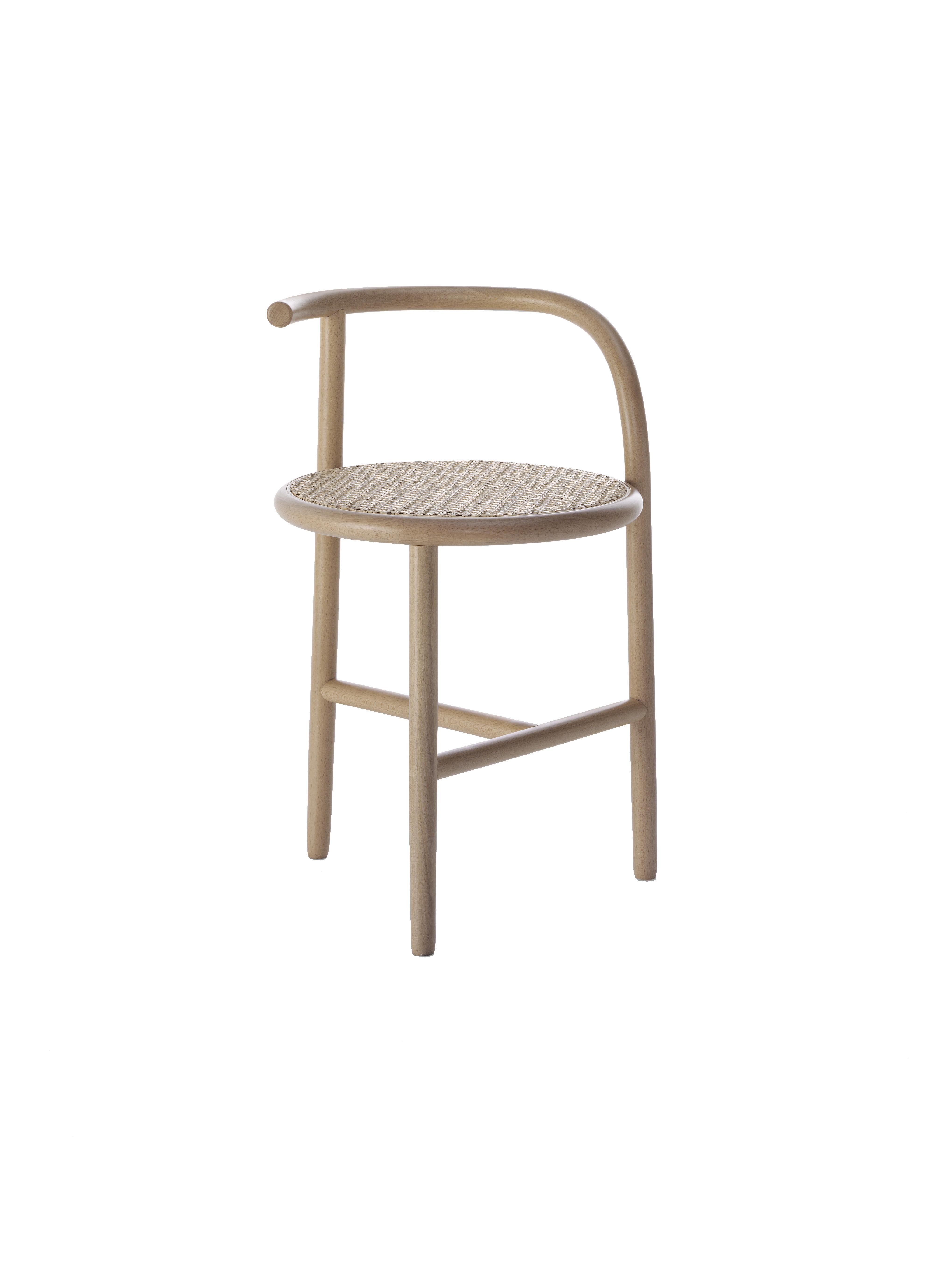 Gebrder Thonet Vienna GmbH Einzelner gebogener Hocker aus Buche mit Rohrpolsterung (Moderne) im Angebot