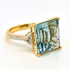 Bague en or jaune certifiée GU de 10,48 carats d'aigue-marine et de diamant fantaisie