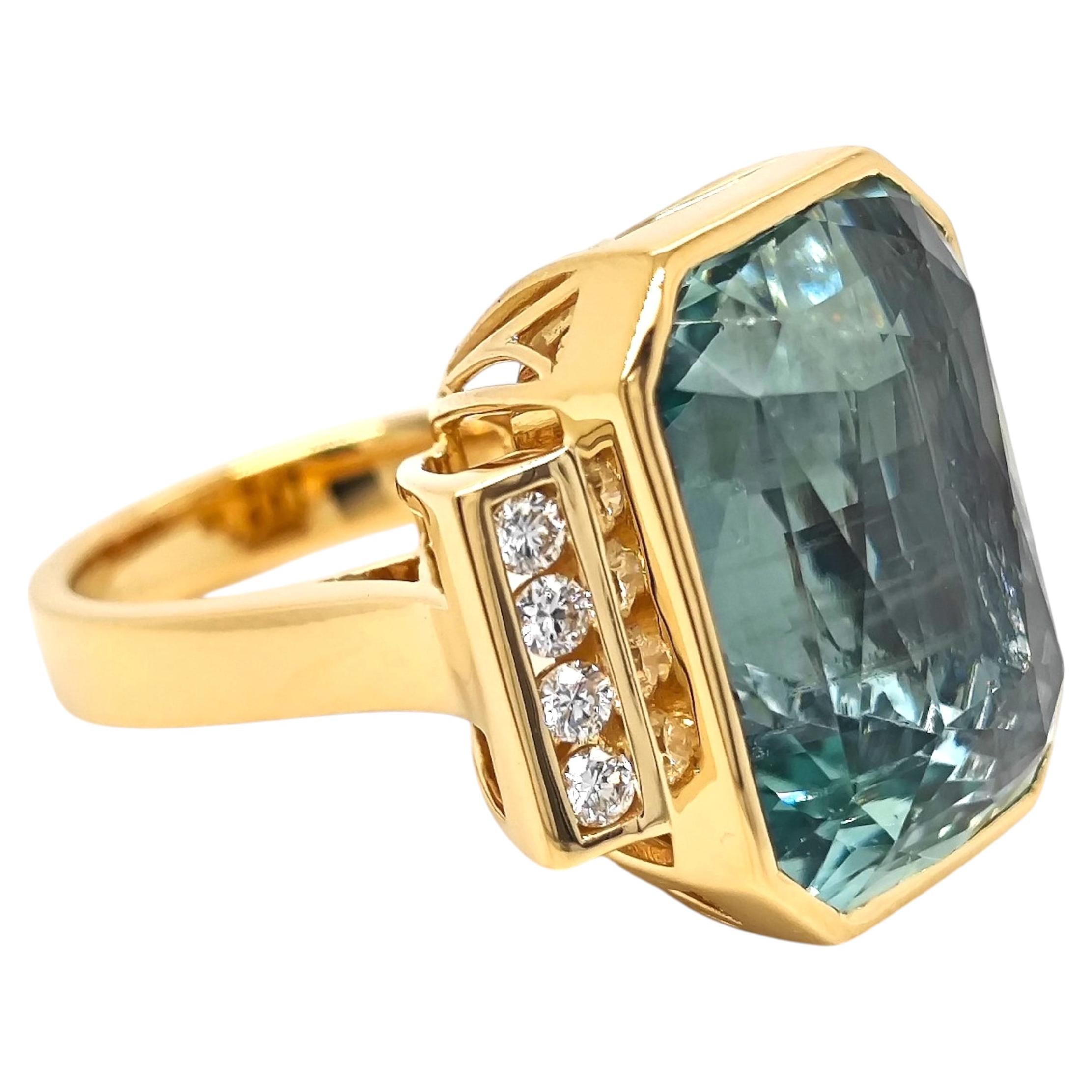 Bague en or jaune certifiée GU 21,09 carats aigue-marine diamant rond